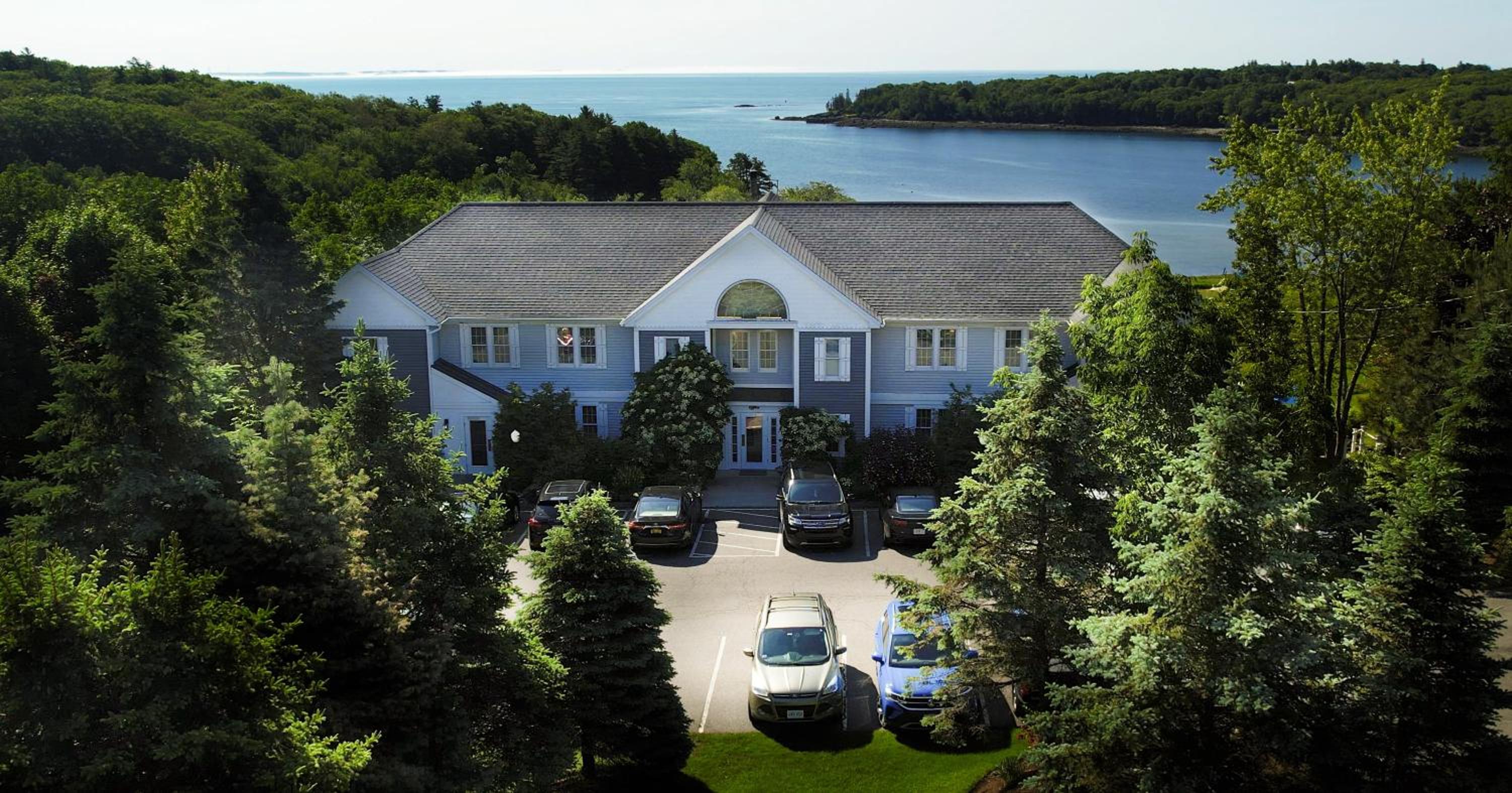 Strawberry Hill Seaside Inn
