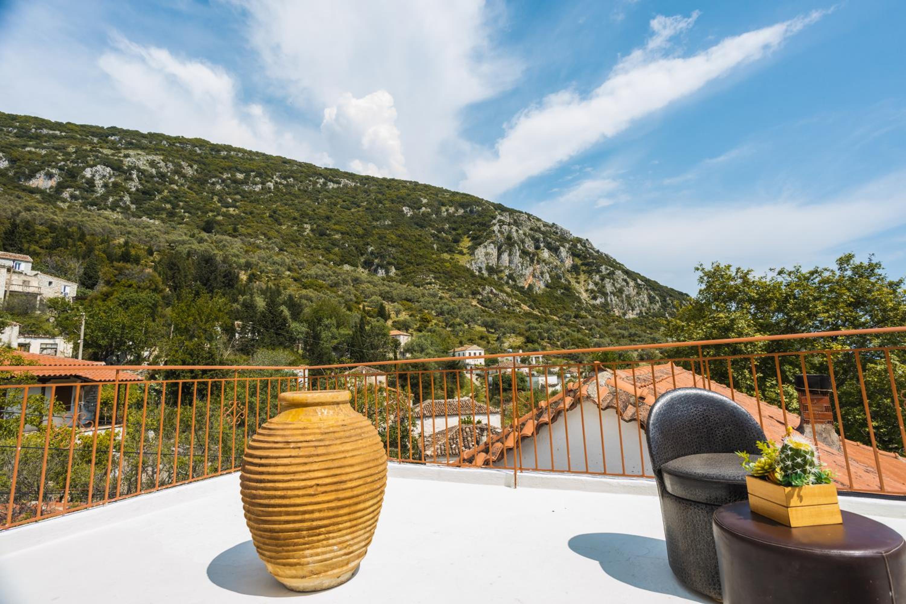 Villa Porta Qeparo