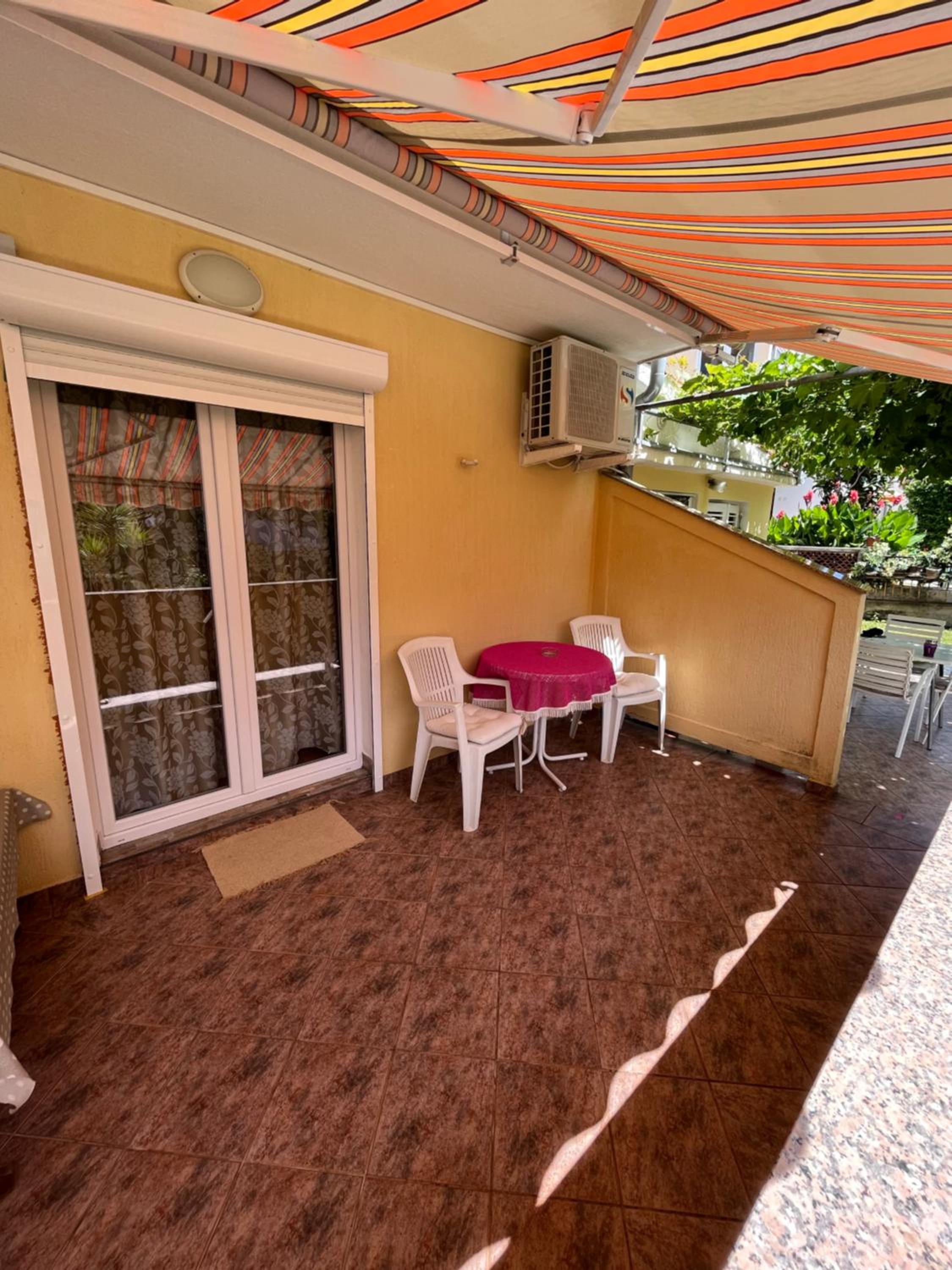 Apartments and Rooms Markovski