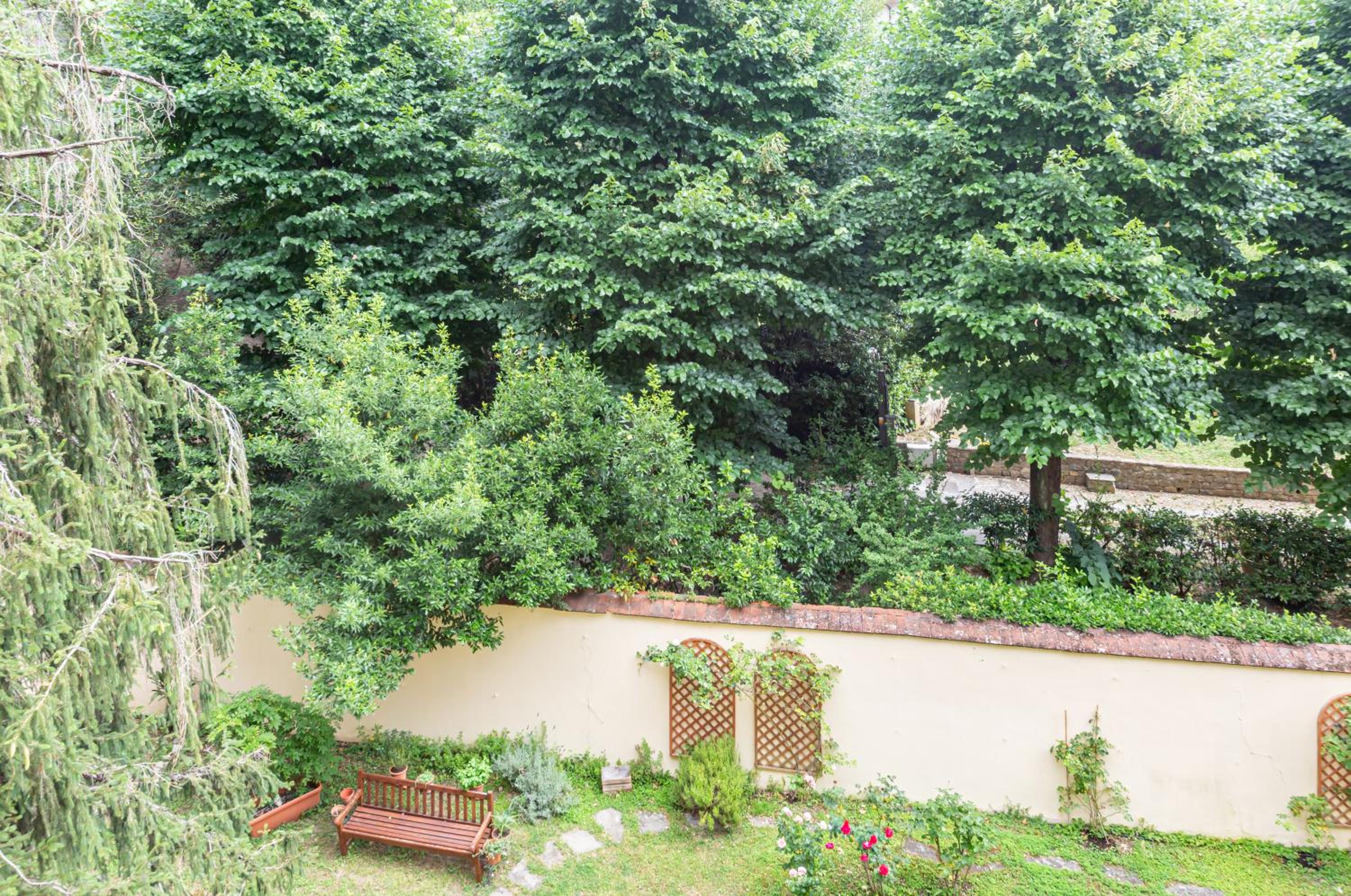 GuestHost - Stibbert & Statuto Elegant Flat with Balcony