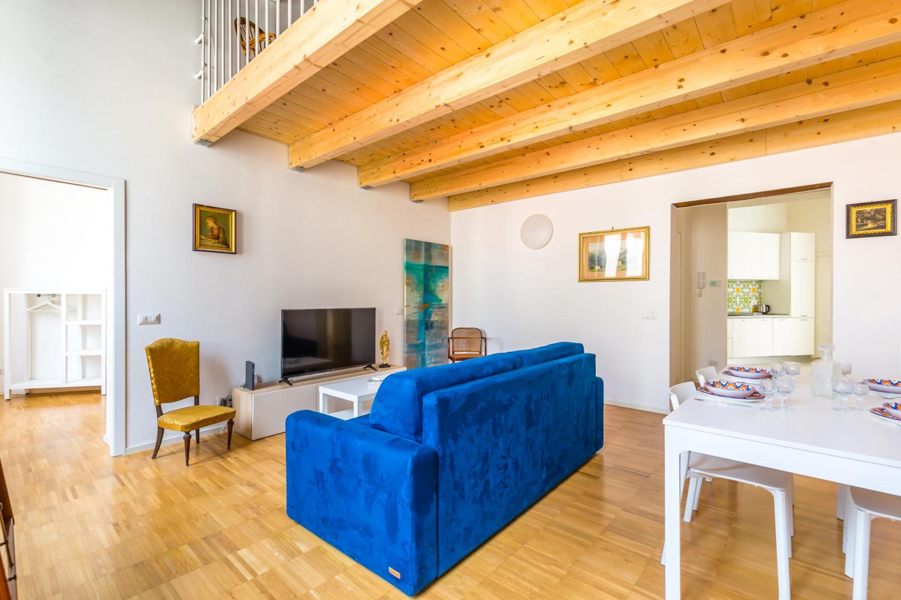 Nova Stylish House in center by Napoliapartments