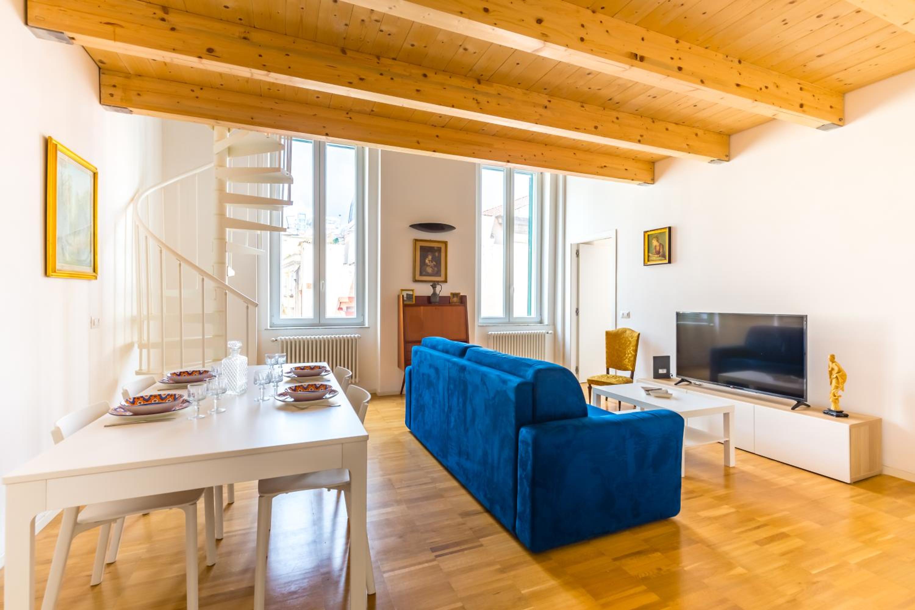 Nova Stylish House in center by Napoliapartments