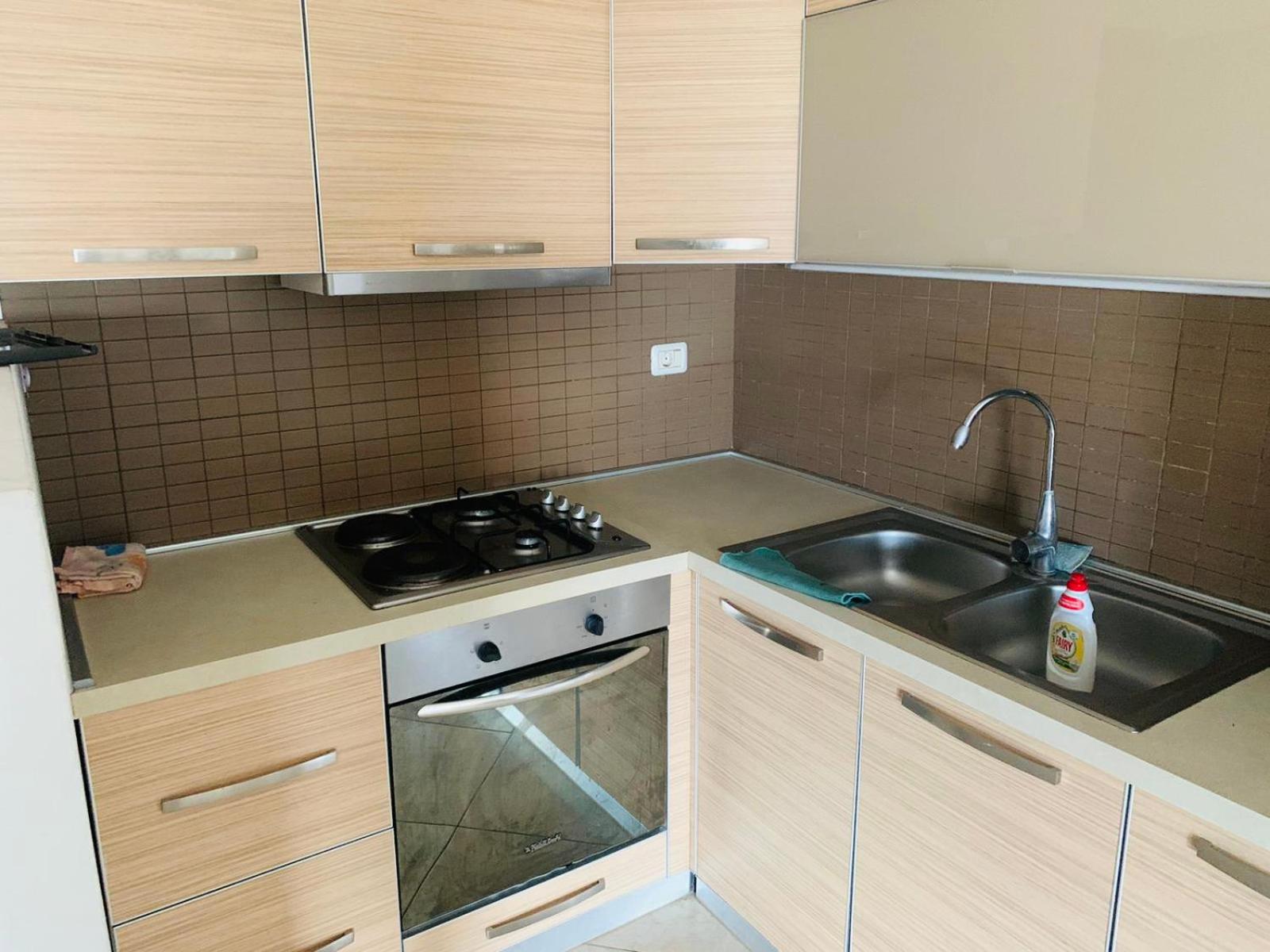 H Apartment Vlorë