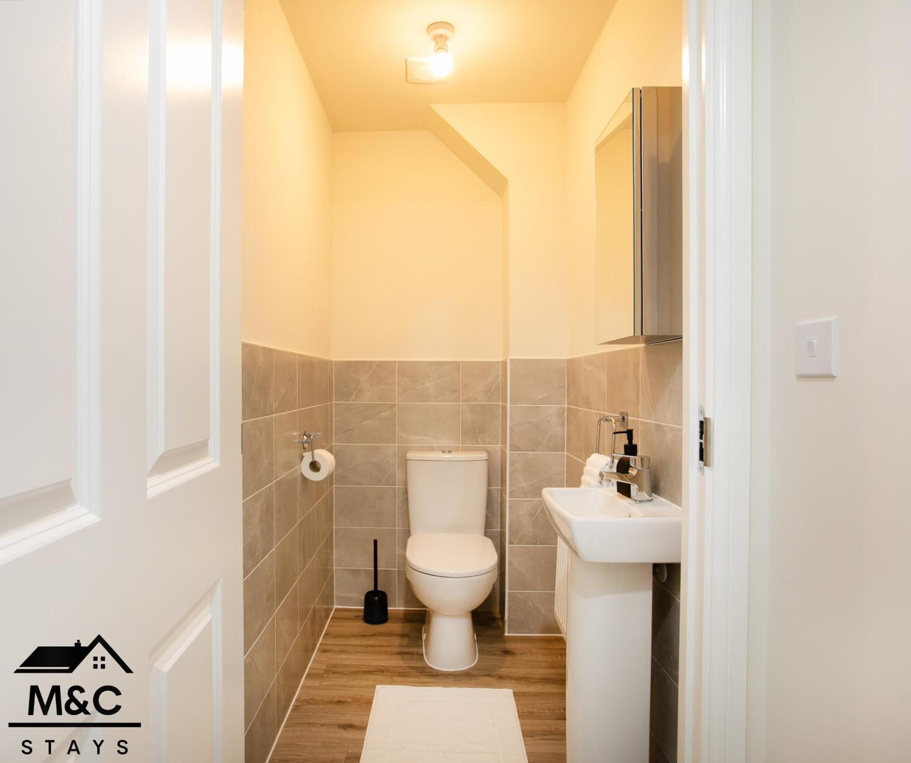 Rugby Modern&3 Bed/5 guest/25%off monthly stays view 2
