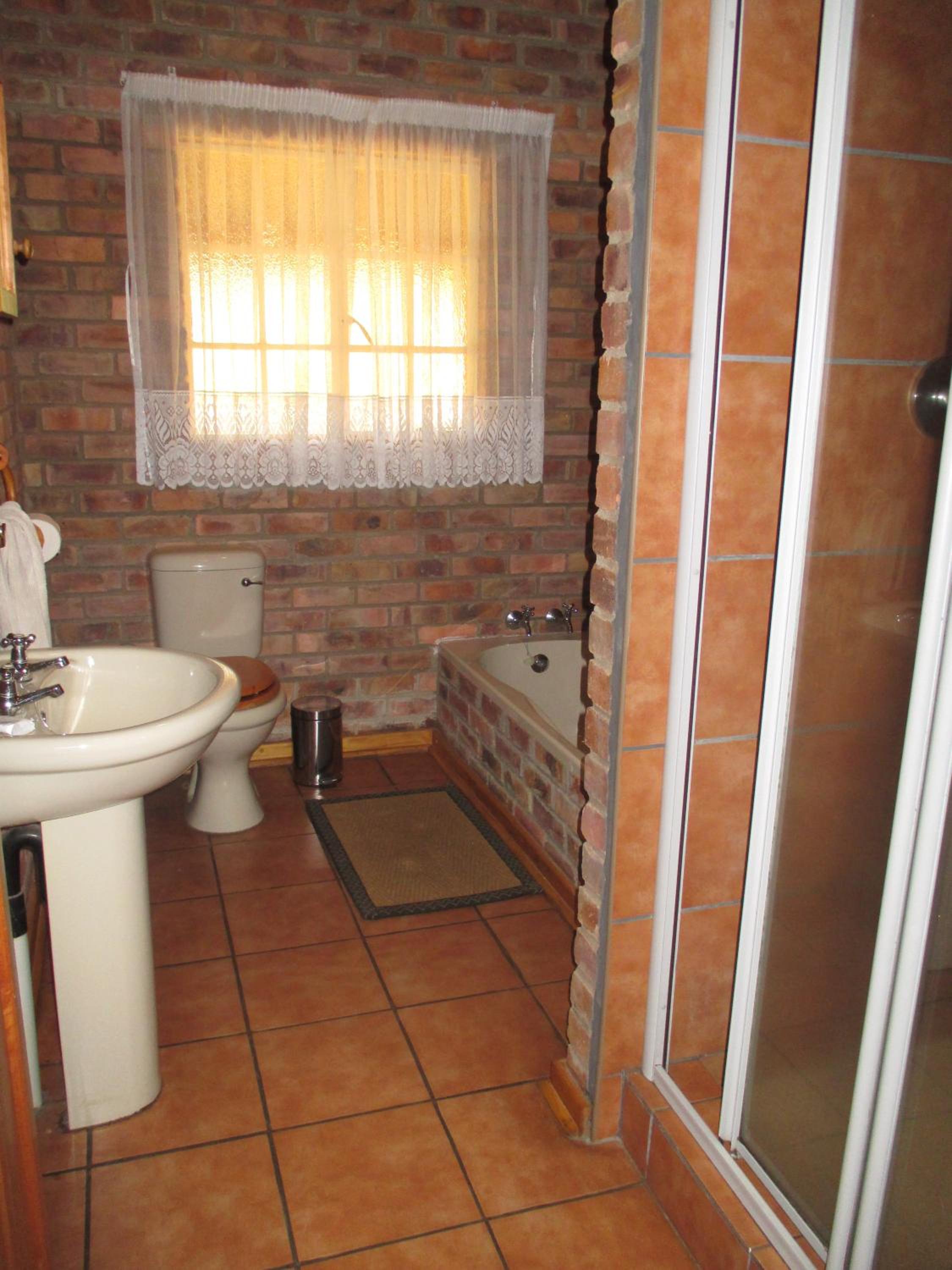 Thaba Tsweni Lodge & Safaris