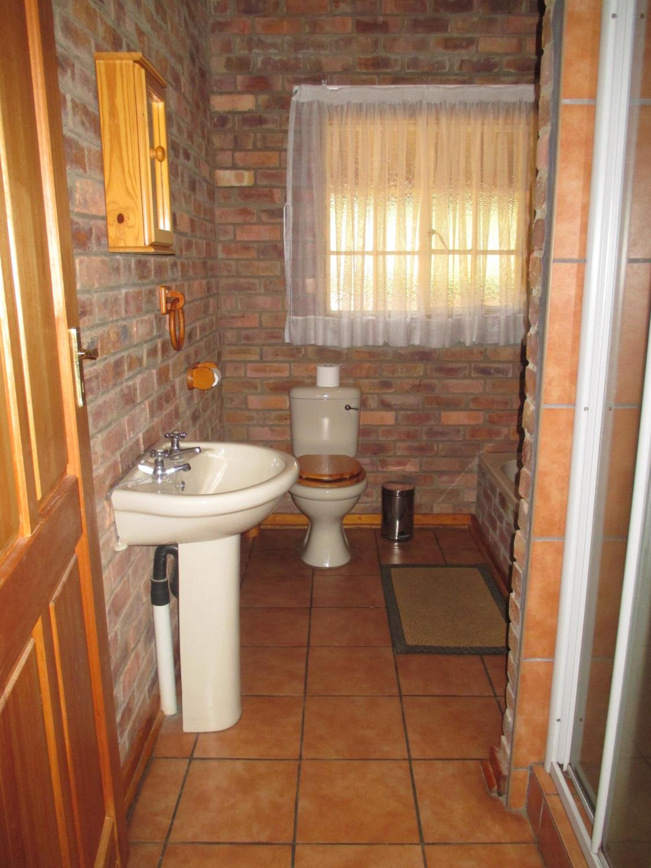 Thaba Tsweni Lodge & Safaris