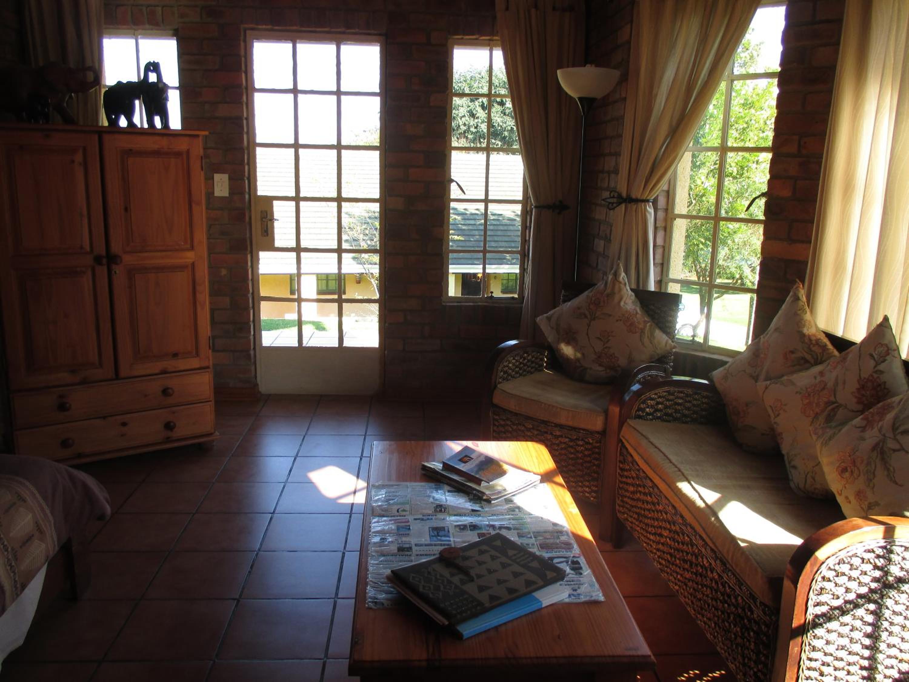Thaba Tsweni Lodge & Safaris
