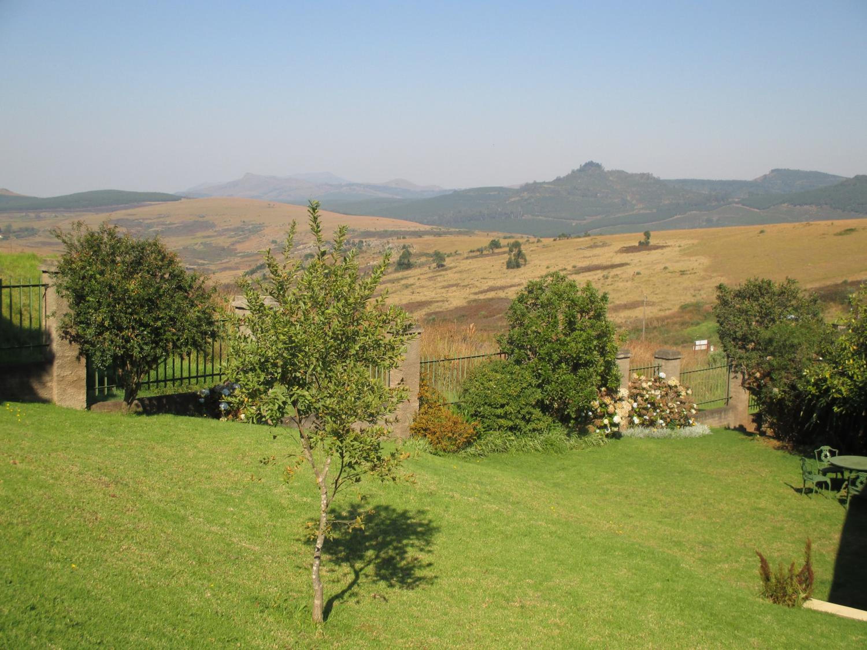 Thaba Tsweni Lodge & Safaris