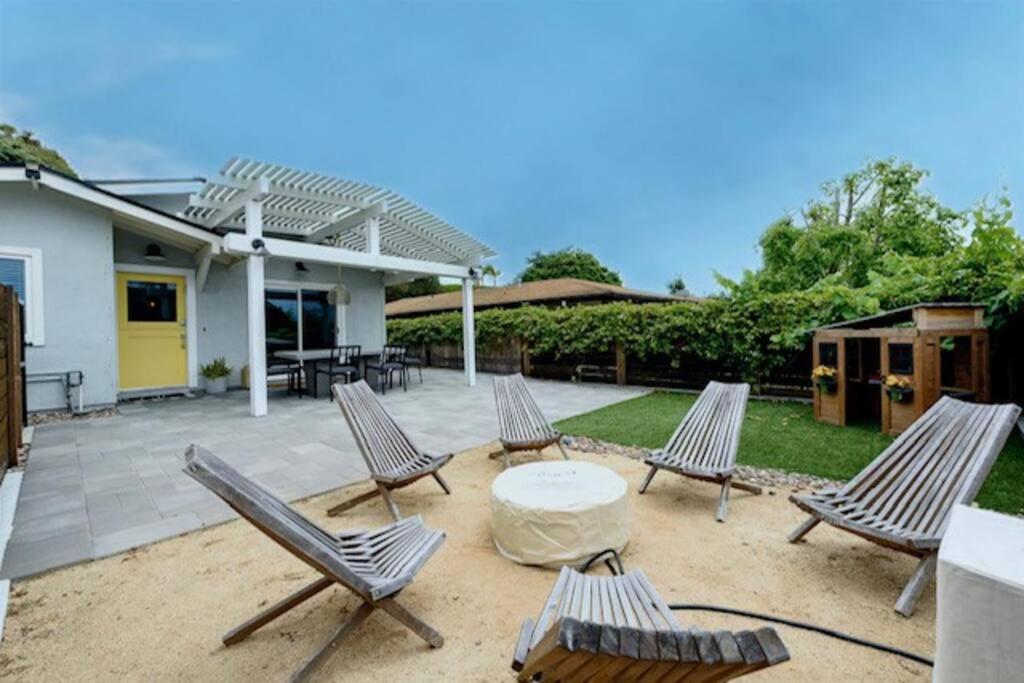 San Jose Vacations - YellowDoorBeachHouse close to Moonlight Beach and LEGO Land - Property Image 1