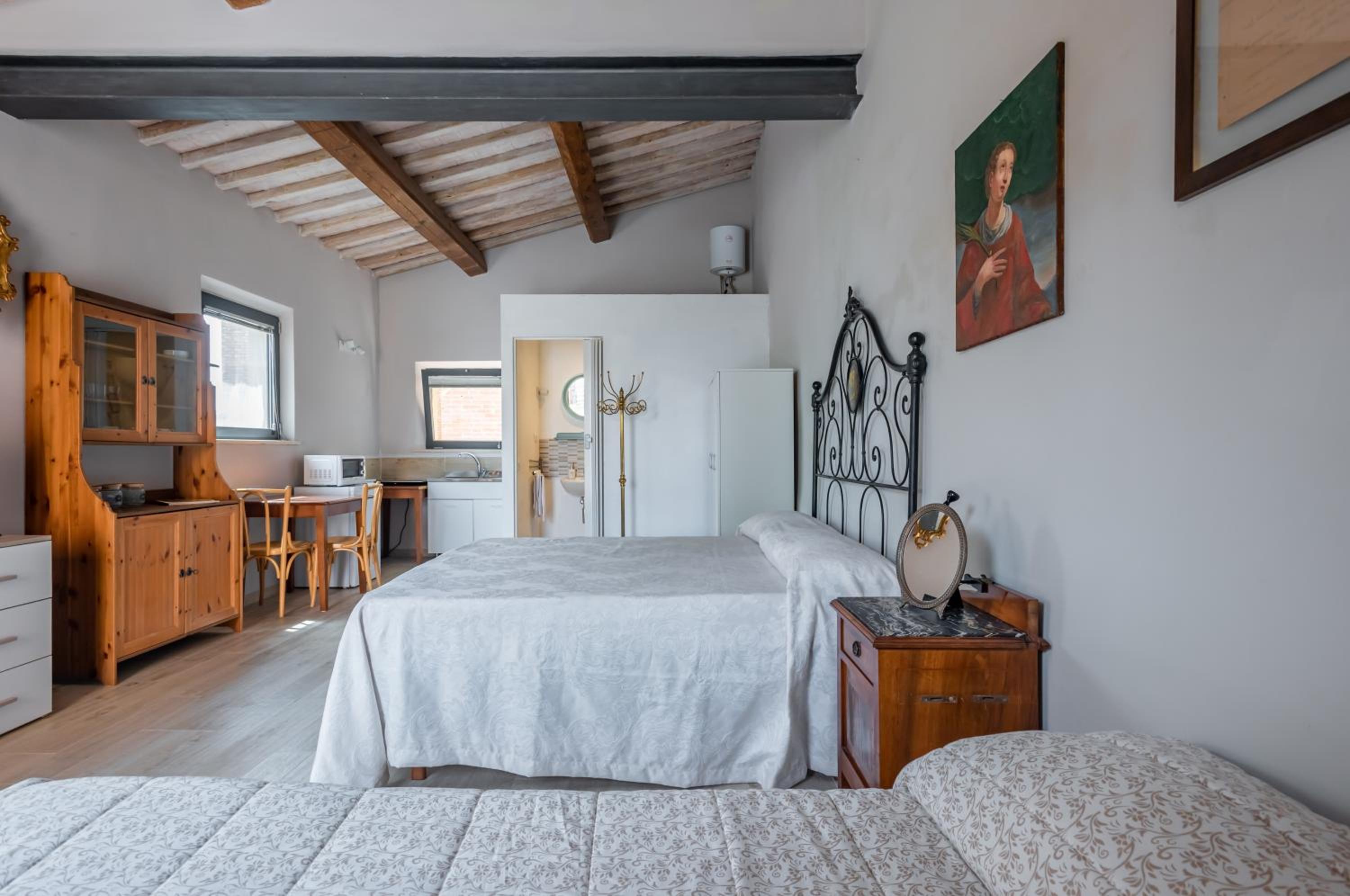 GuestHost - Porta Romana Studio & Apartment with Parking view 3