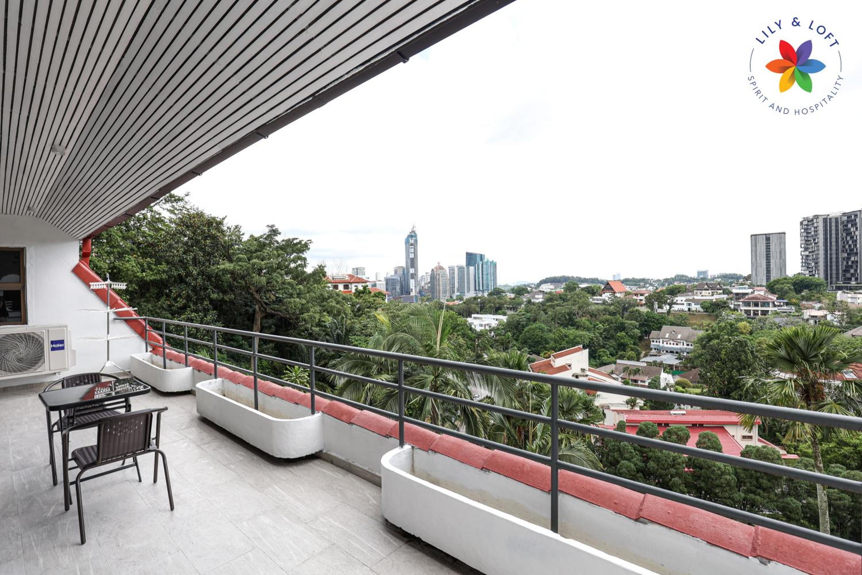 KL Townhouse Villa by LilyandLoft