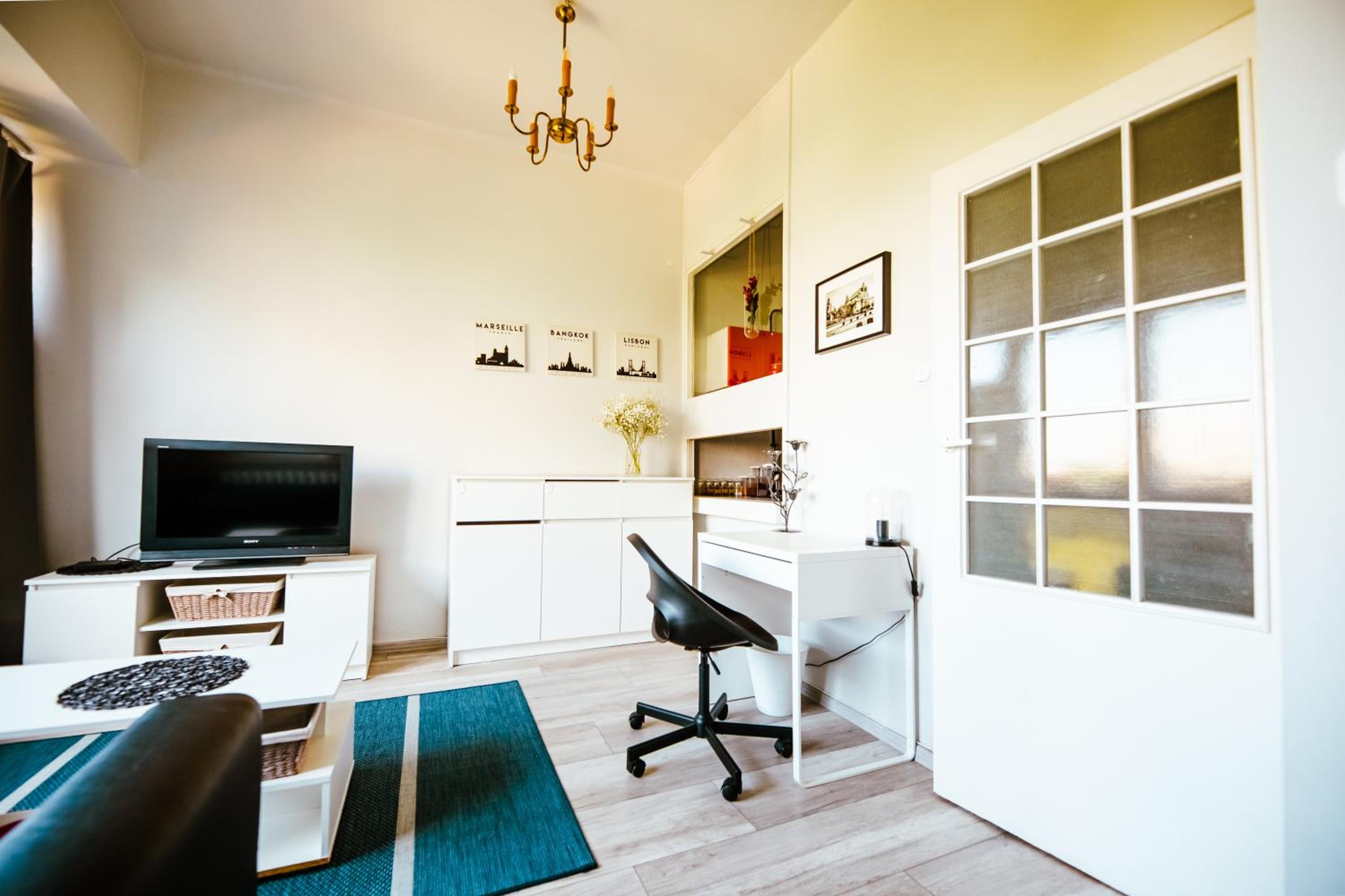 Exclusive Apt High Ceilings View by PolandBnB