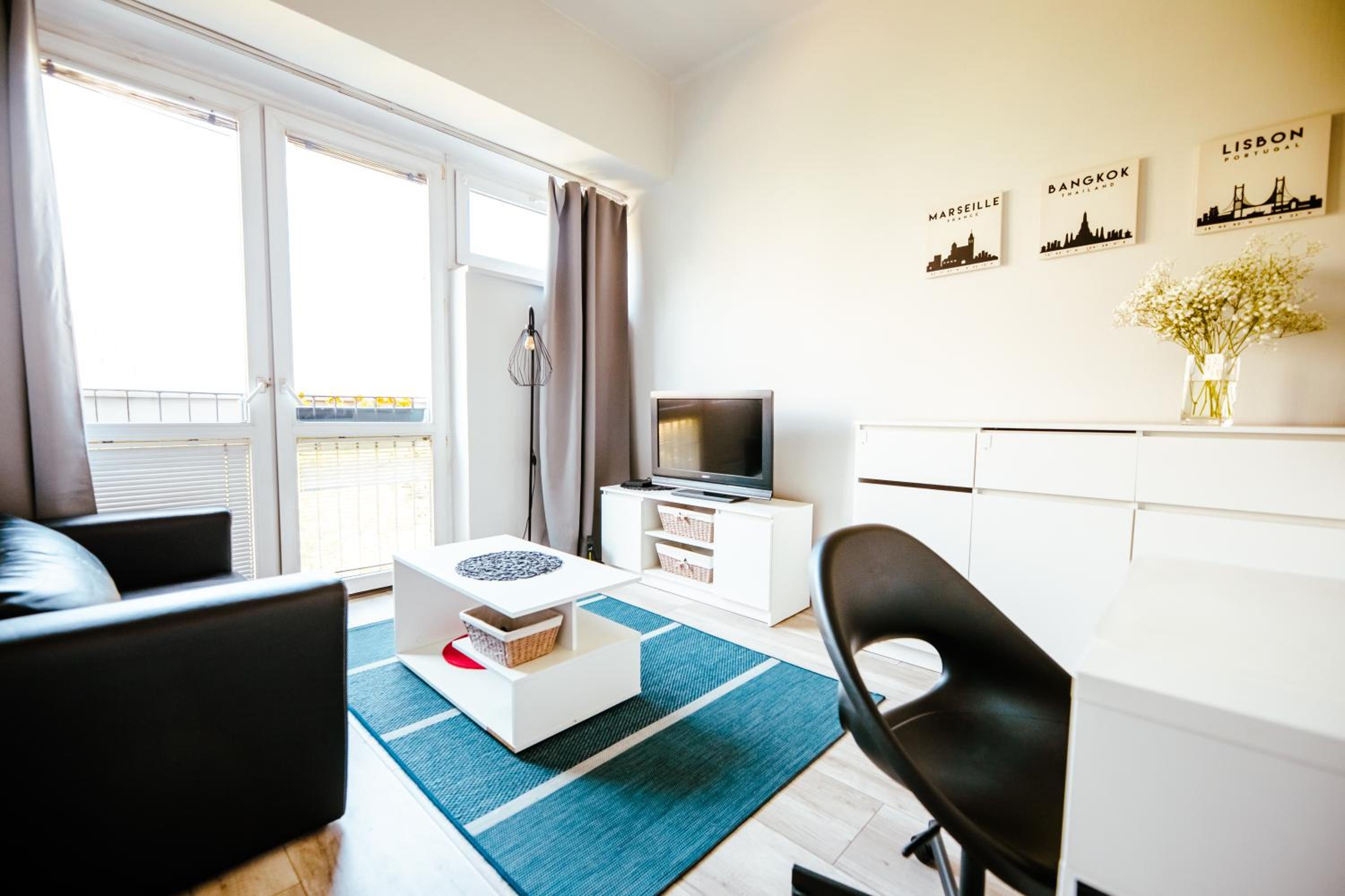 Exclusive Apt High Ceilings View by PolandBnB