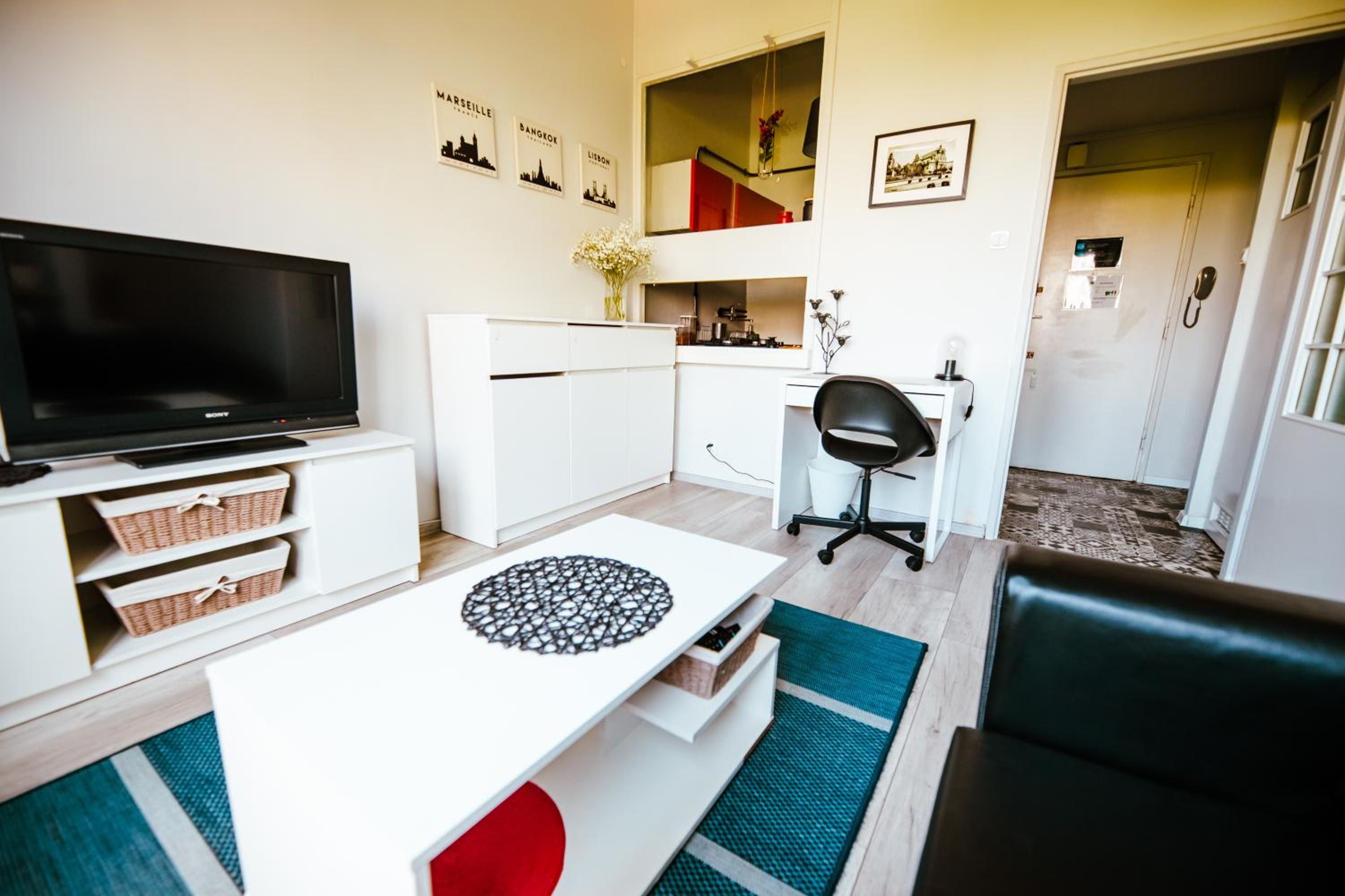 Exclusive Apt High Ceilings View by PolandBnB