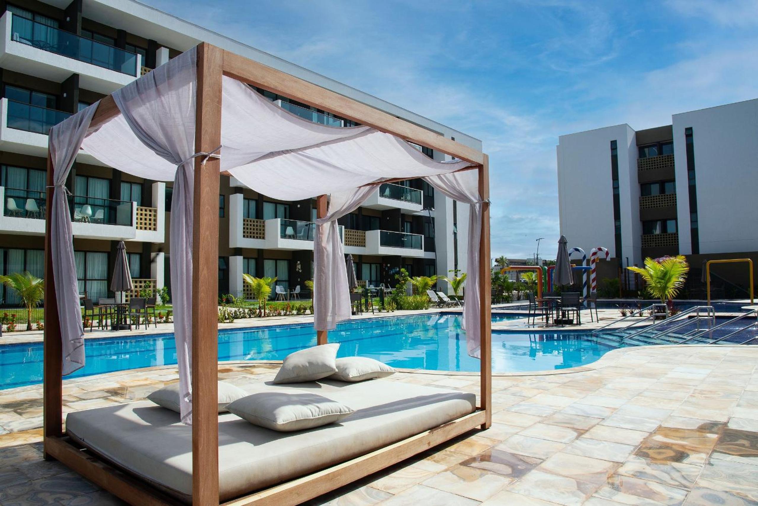 Charmoso Estúdio em Muro Alto com Vista para piscina