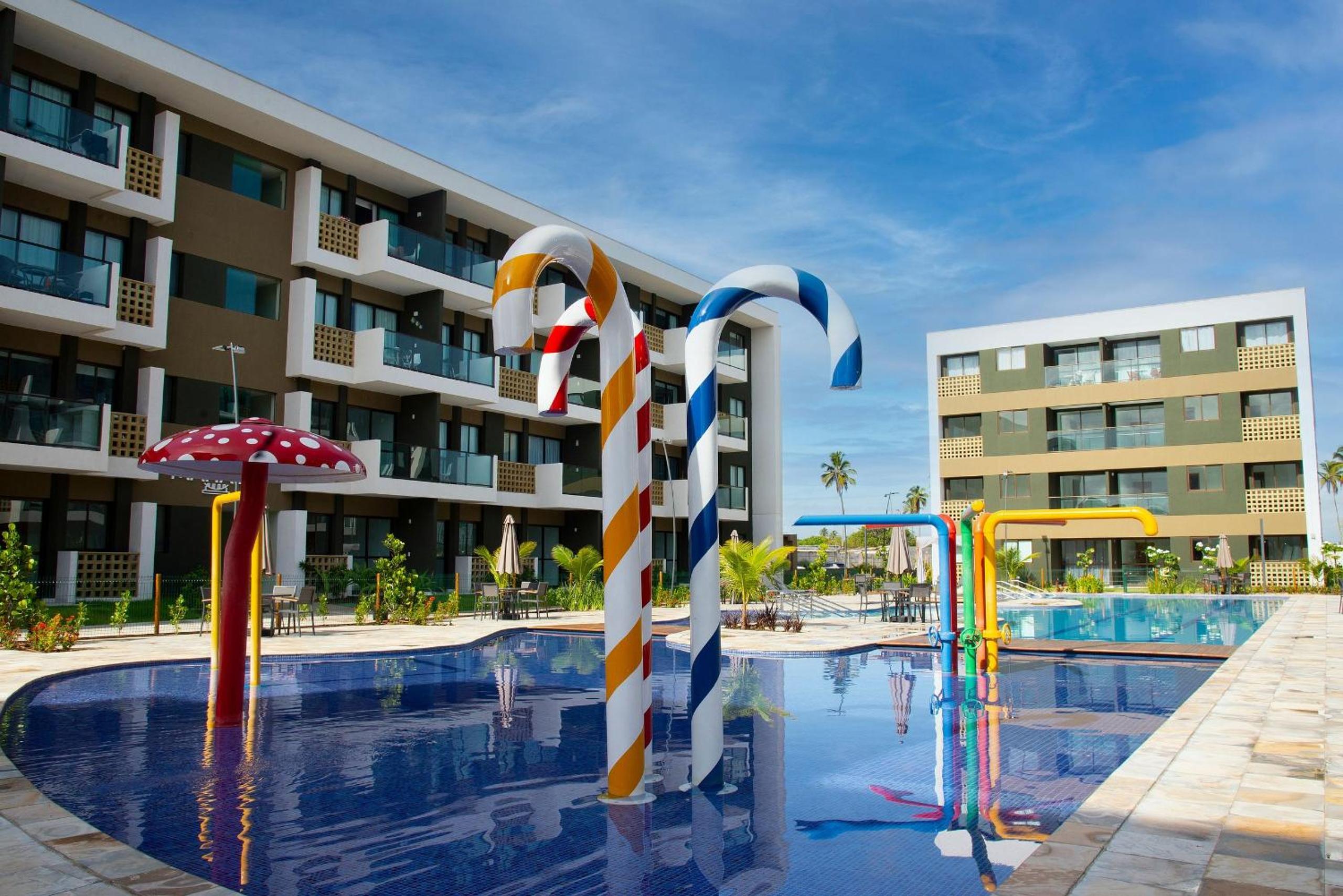 Charmoso Estúdio em Muro Alto com Vista para piscina