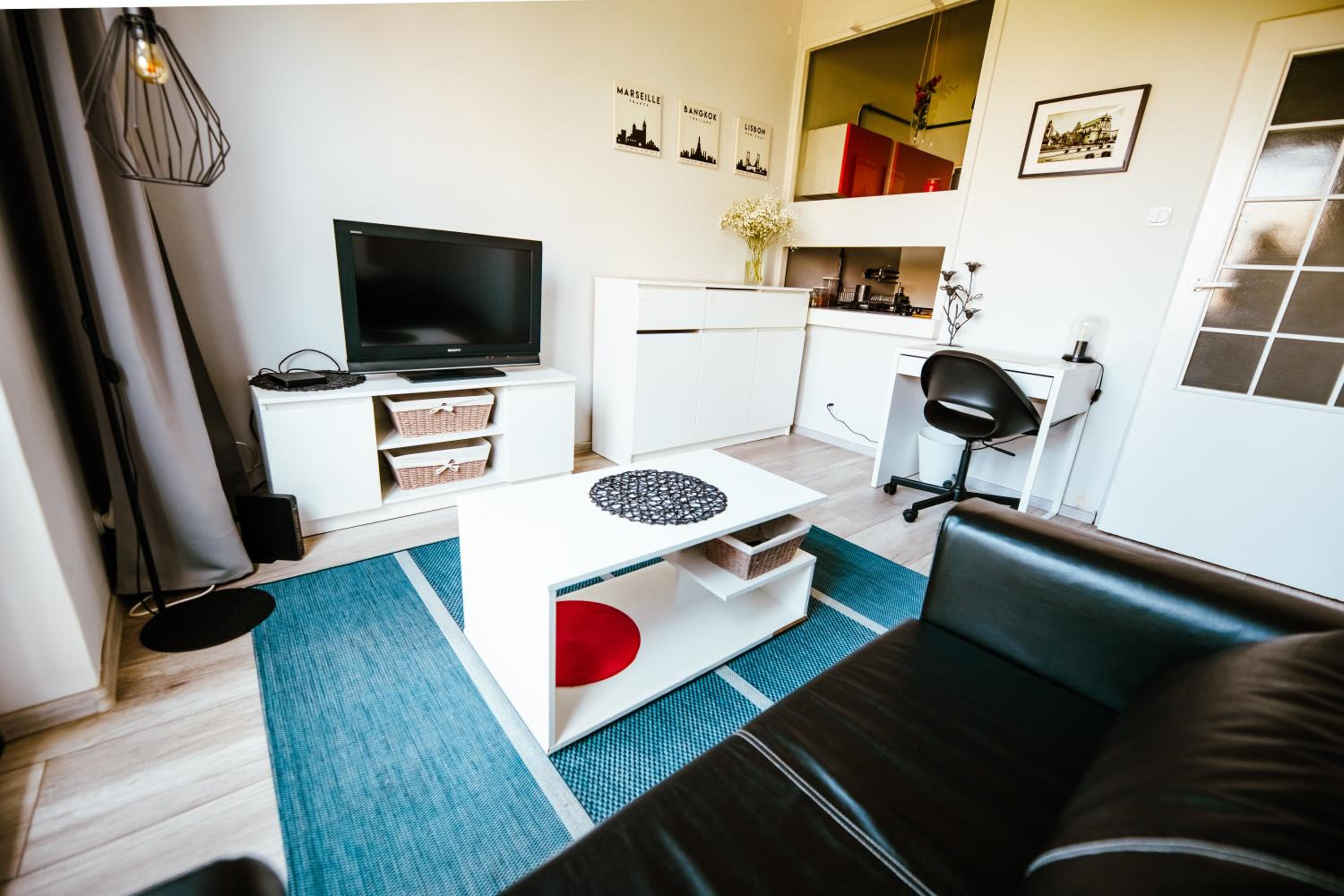 Exclusive Apt High Ceilings View by PolandBnB