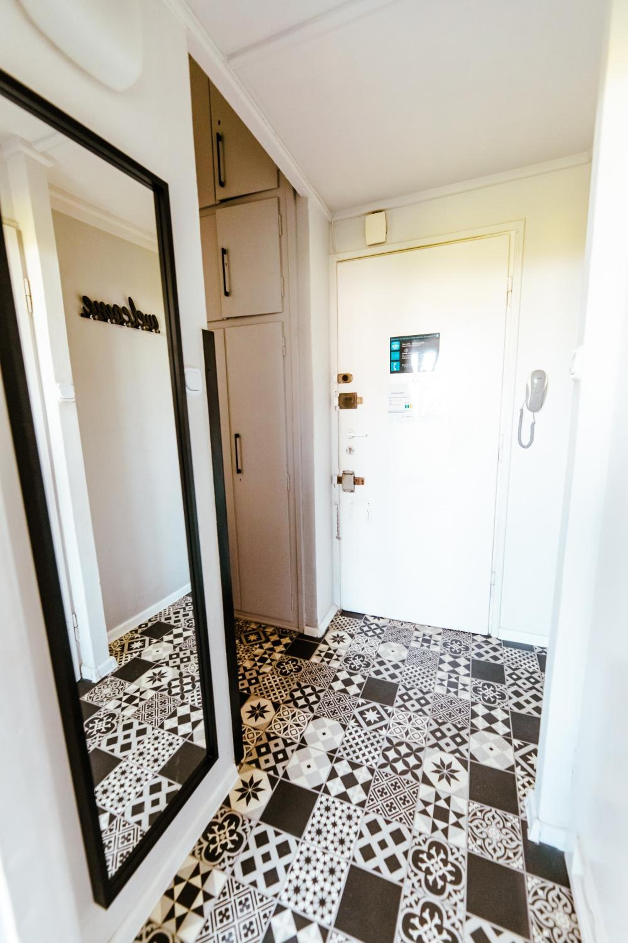 Exclusive Apt High Ceilings View by PolandBnB