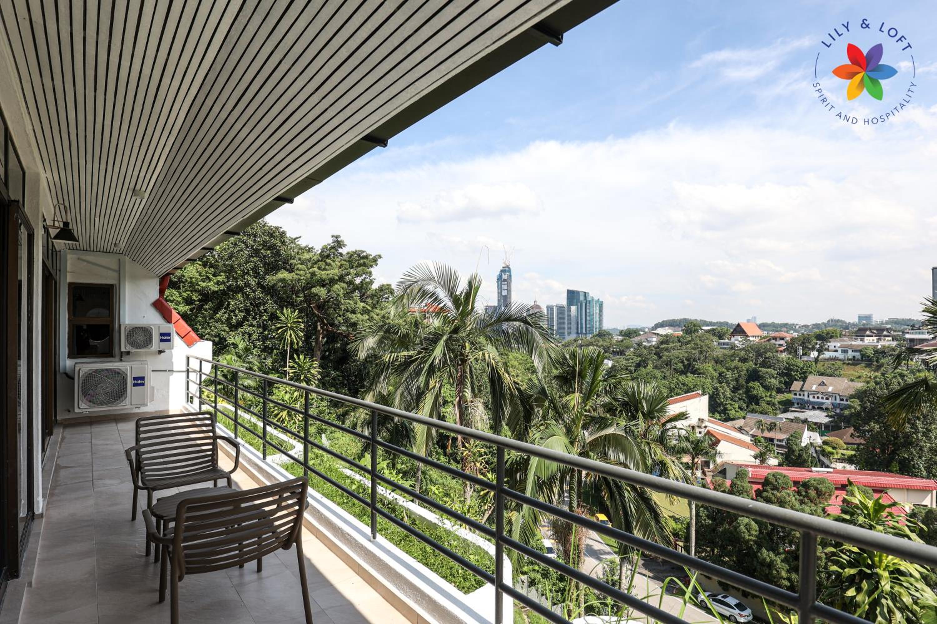KL Townhouse Villa by LilyandLoft