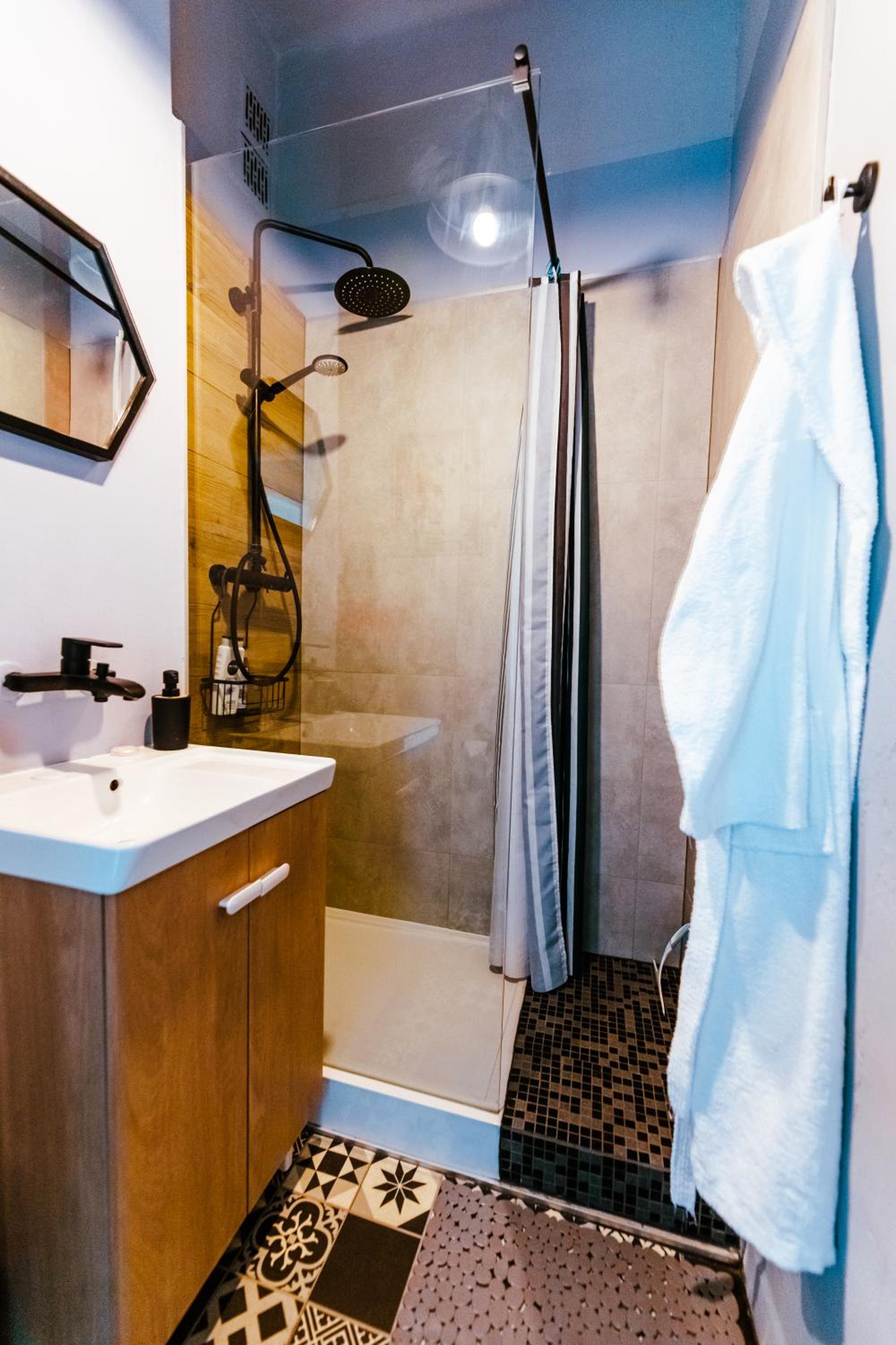 Exclusive Apt High Ceilings View by PolandBnB