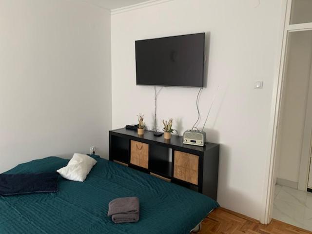 MB Apartman view 2
