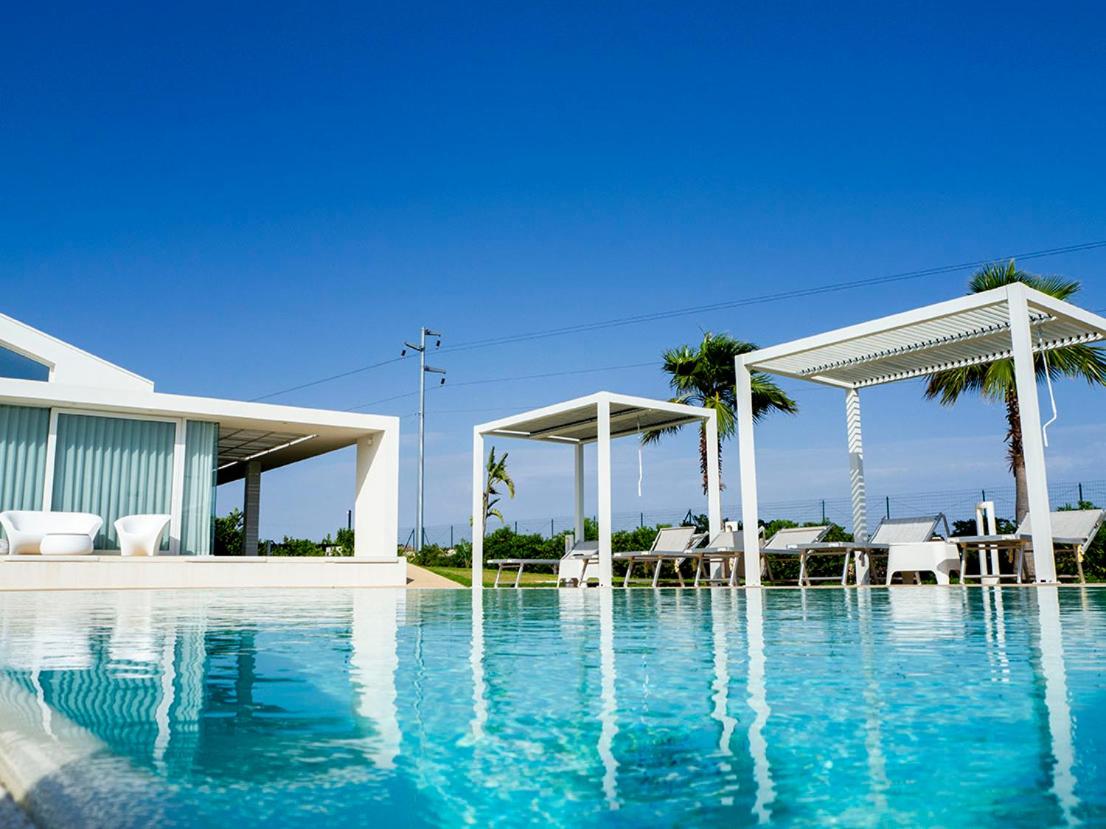 Villa Arillà con piscina e padel view 4