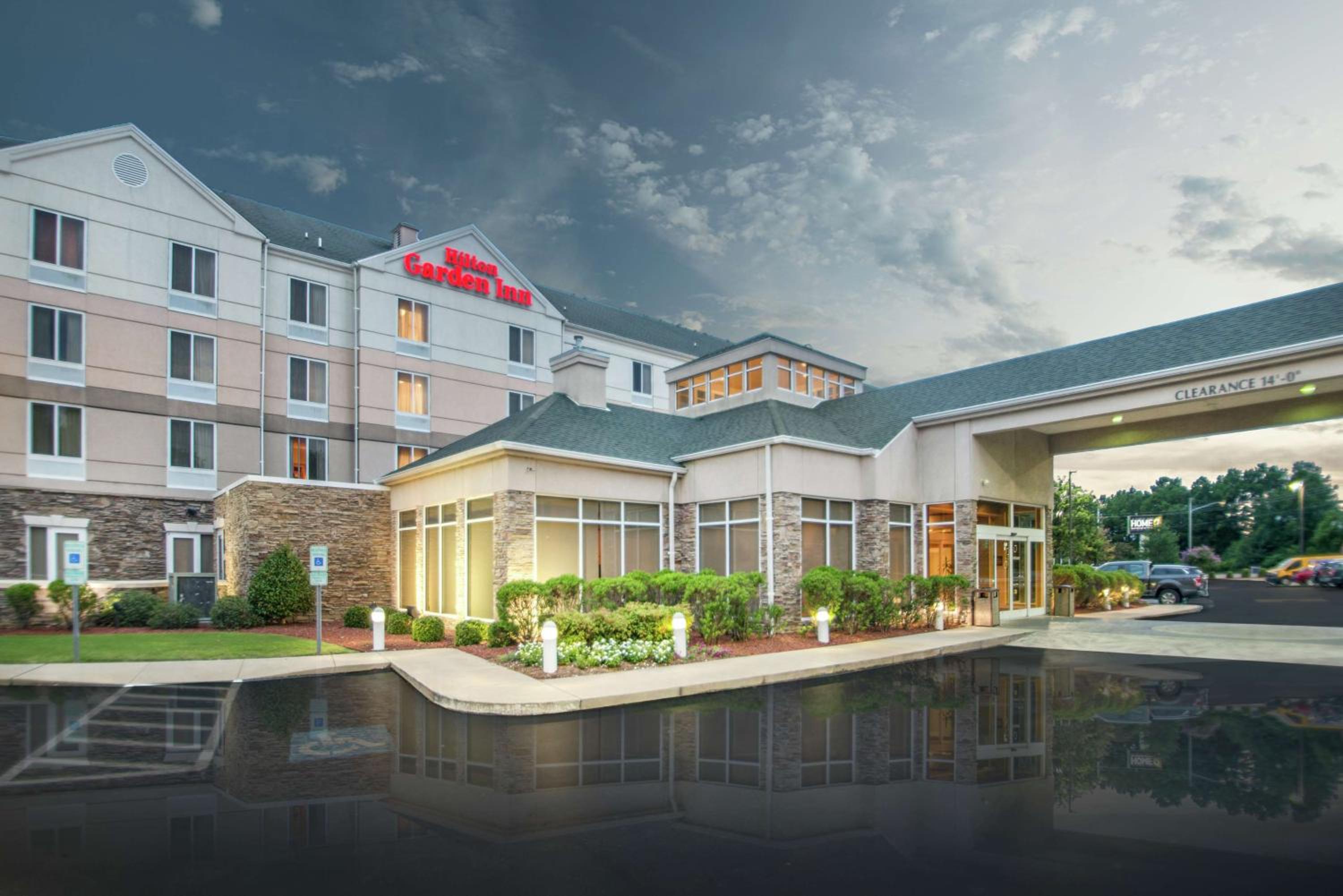 Fayetteville Vacations - Hilton Garden Inn Fayetteville/Fort Bragg - Property Image 1
