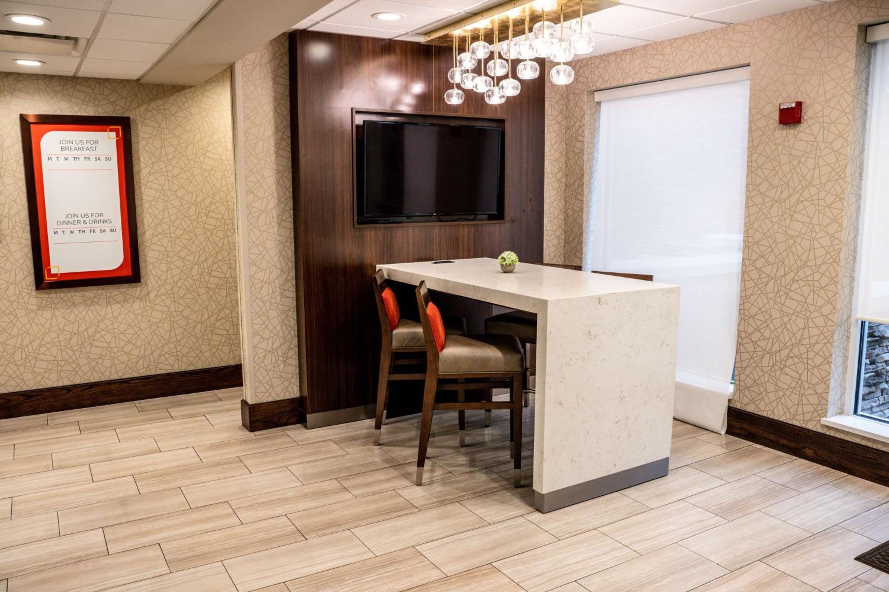 Fayetteville Vacations - Hilton Garden Inn Fayetteville/Fort Bragg - Property Image 53