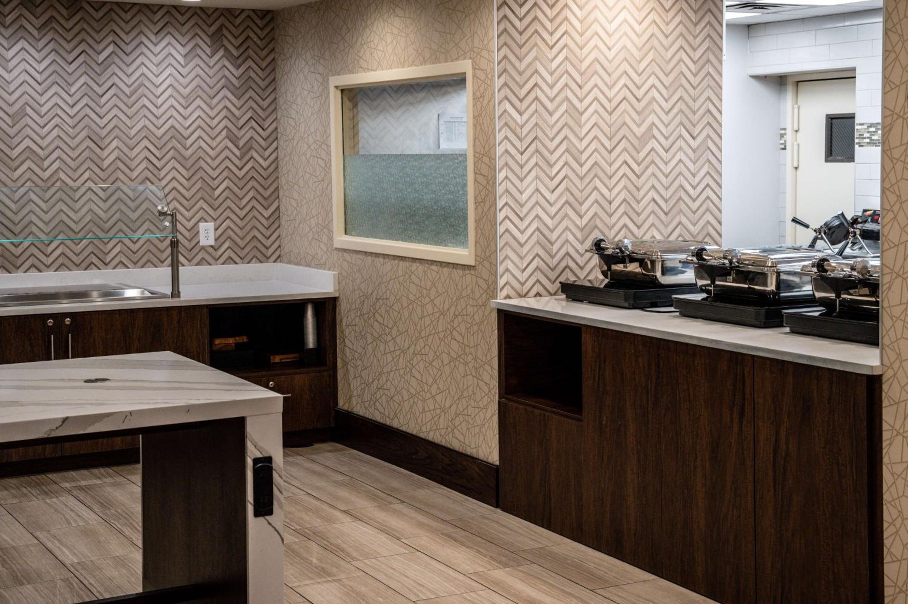 Fayetteville Vacations - Hilton Garden Inn Fayetteville/Fort Bragg - Property Image 54