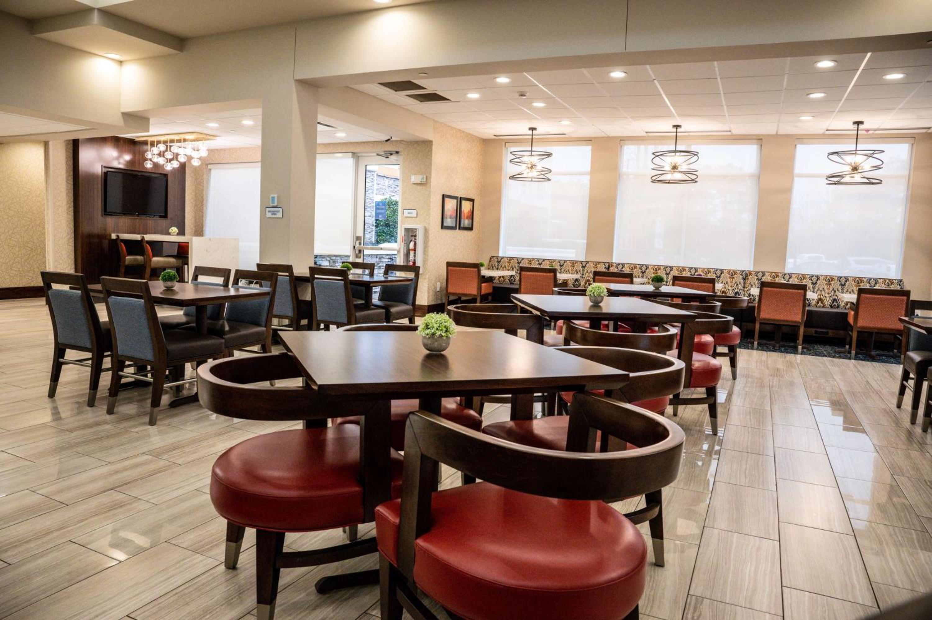 Fayetteville Vacations - Hilton Garden Inn Fayetteville/Fort Bragg - Property Image 56