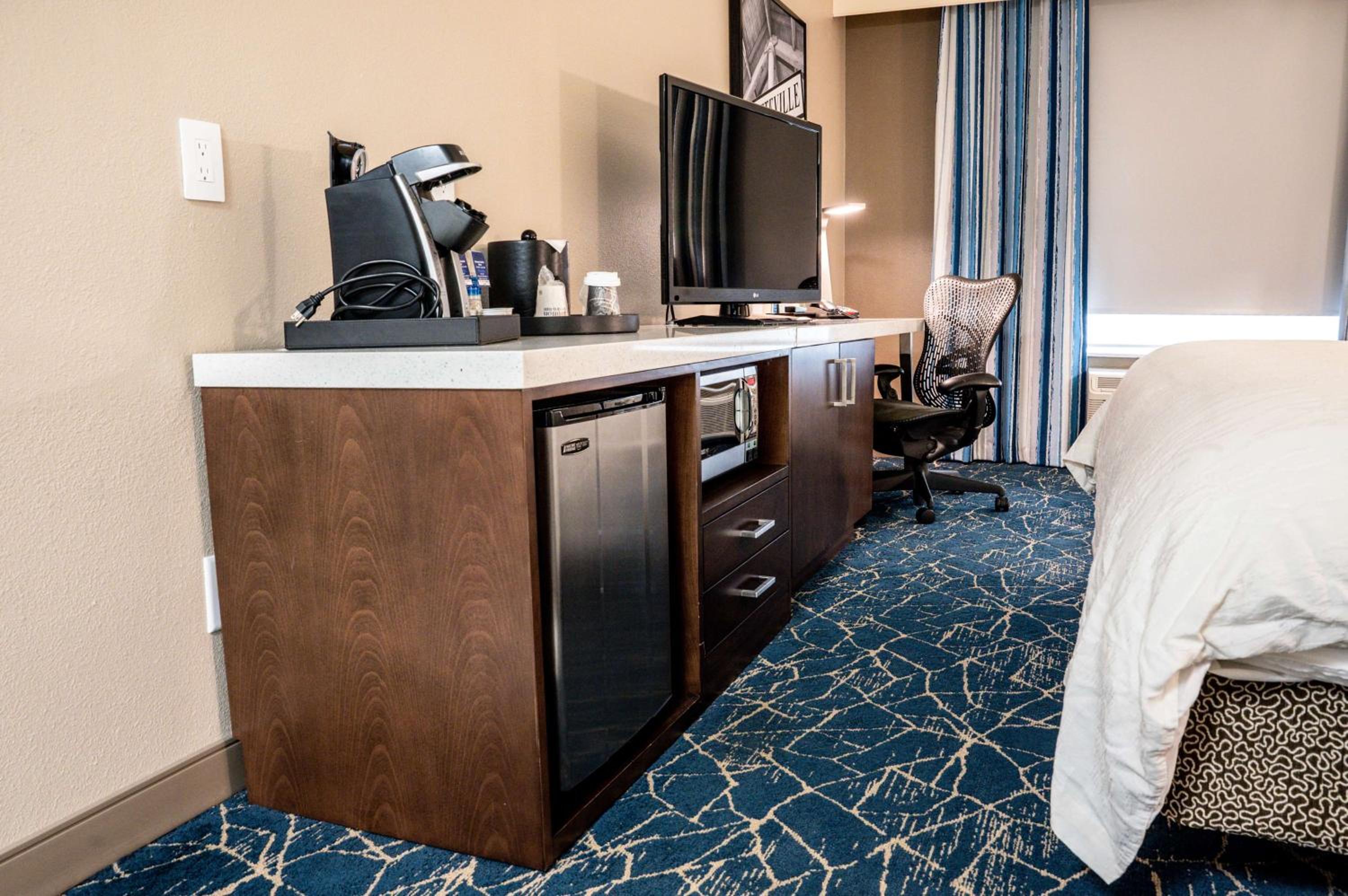 Fayetteville Vacations - Hilton Garden Inn Fayetteville/Fort Bragg - Property Image 70