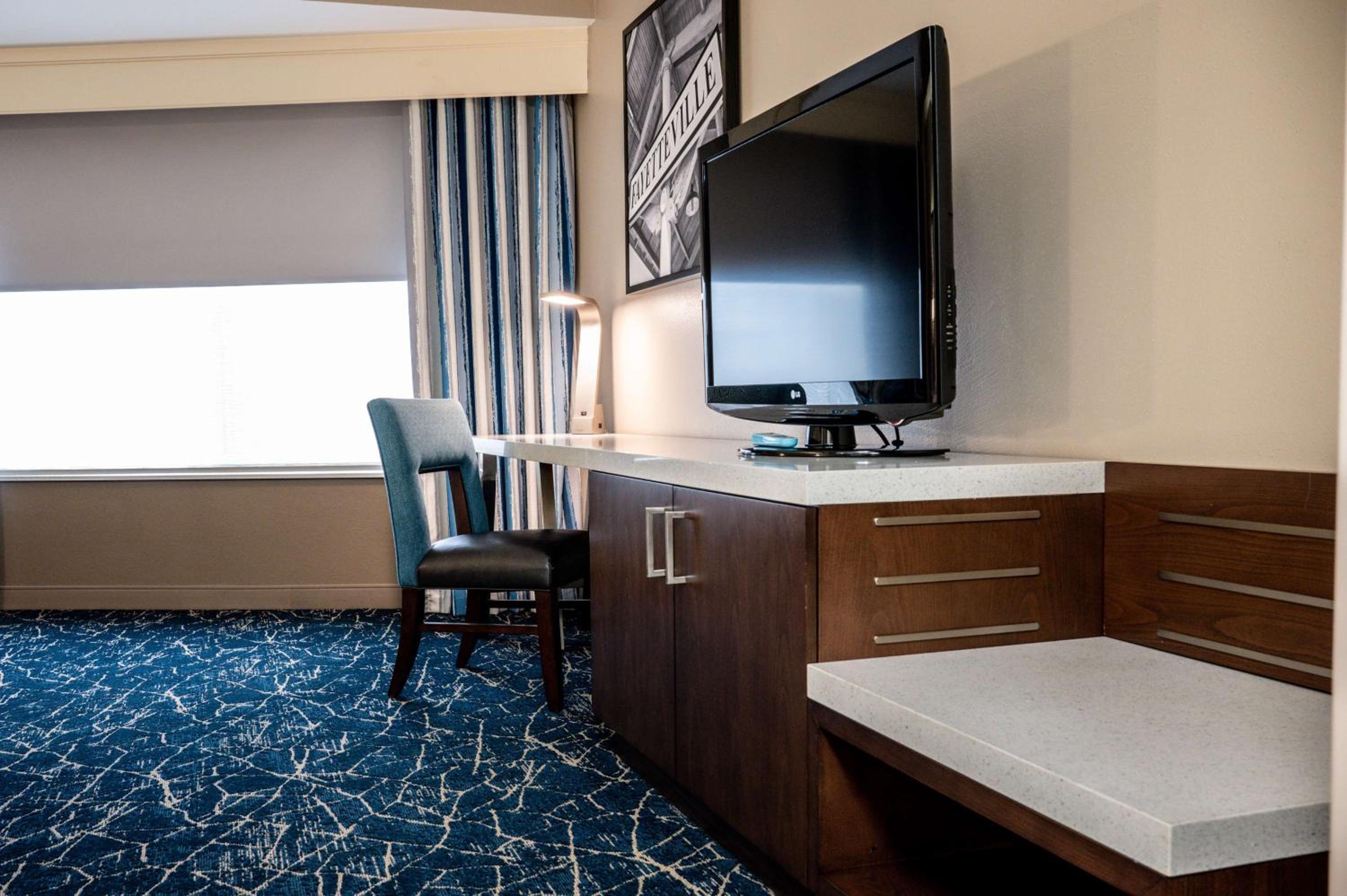 Fayetteville Vacations - Hilton Garden Inn Fayetteville/Fort Bragg - Property Image 14