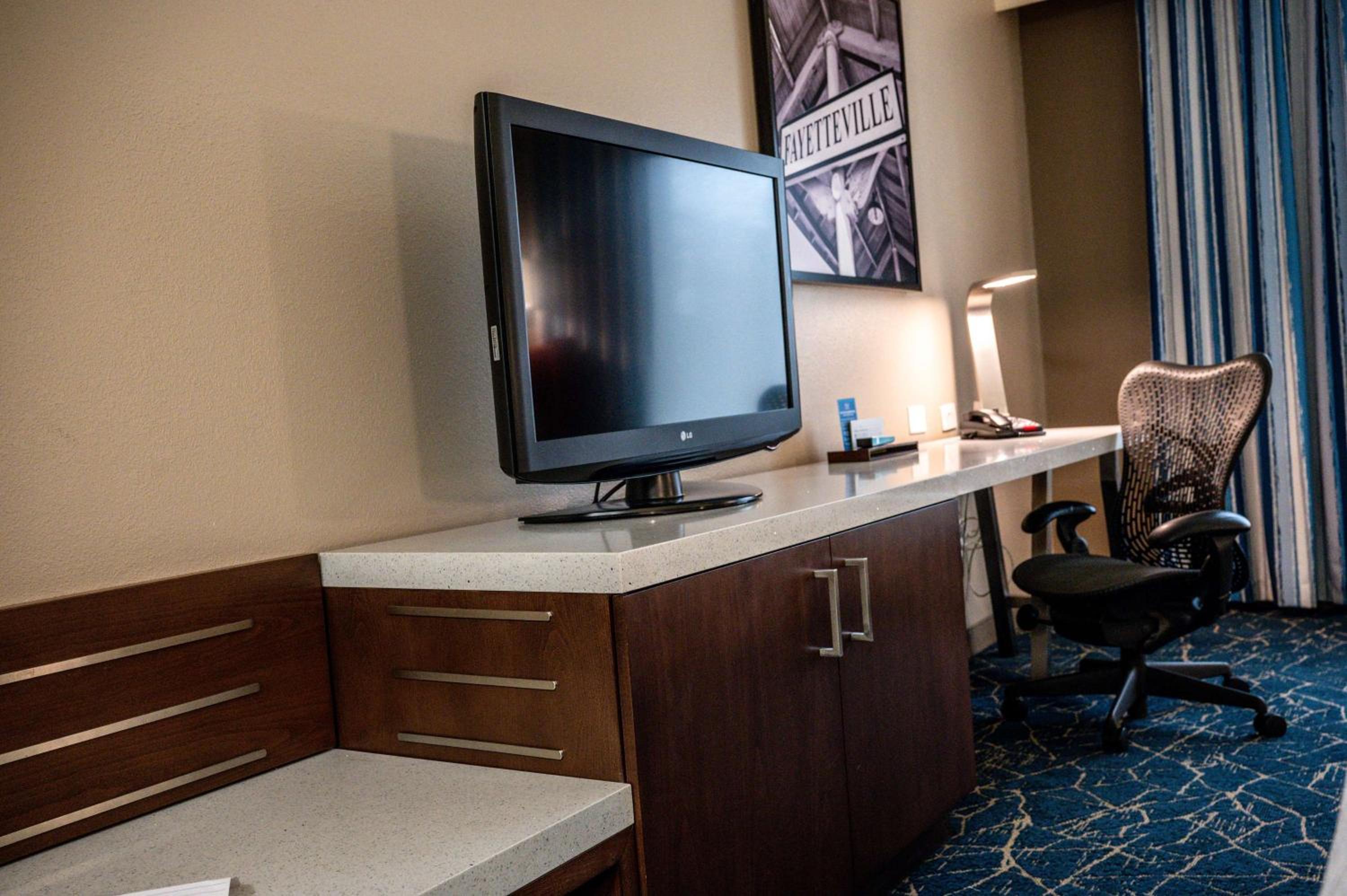 Fayetteville Vacations - Hilton Garden Inn Fayetteville/Fort Bragg - Property Image 17