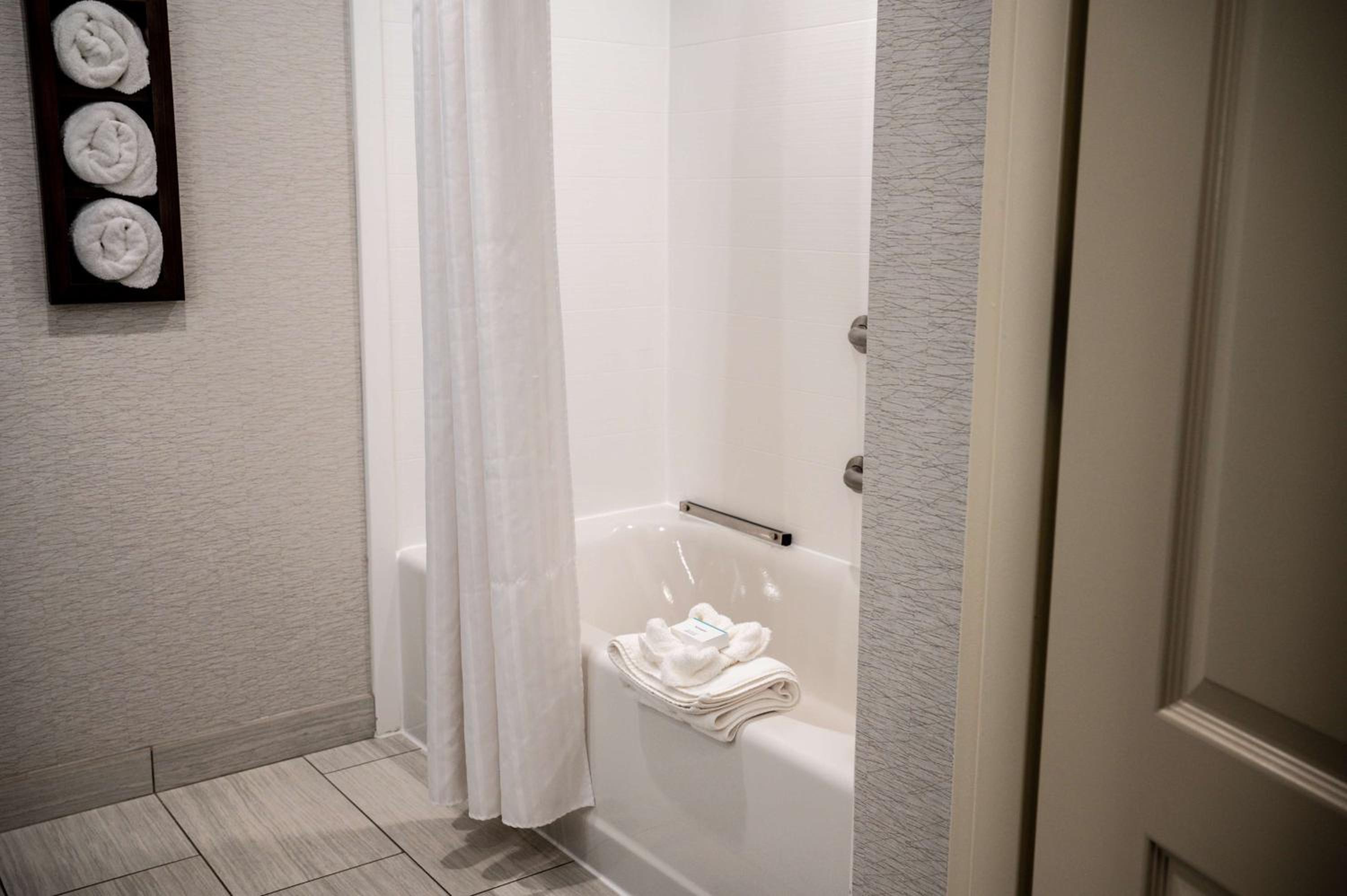 Fayetteville Vacations - Hilton Garden Inn Fayetteville/Fort Bragg - Property Image 86