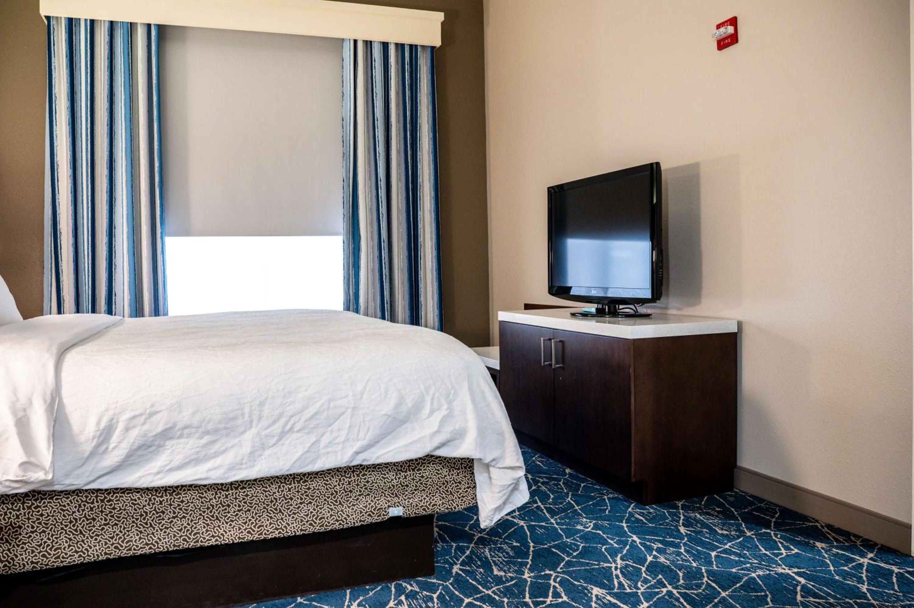 Fayetteville Vacations - Hilton Garden Inn Fayetteville/Fort Bragg - Property Image 105