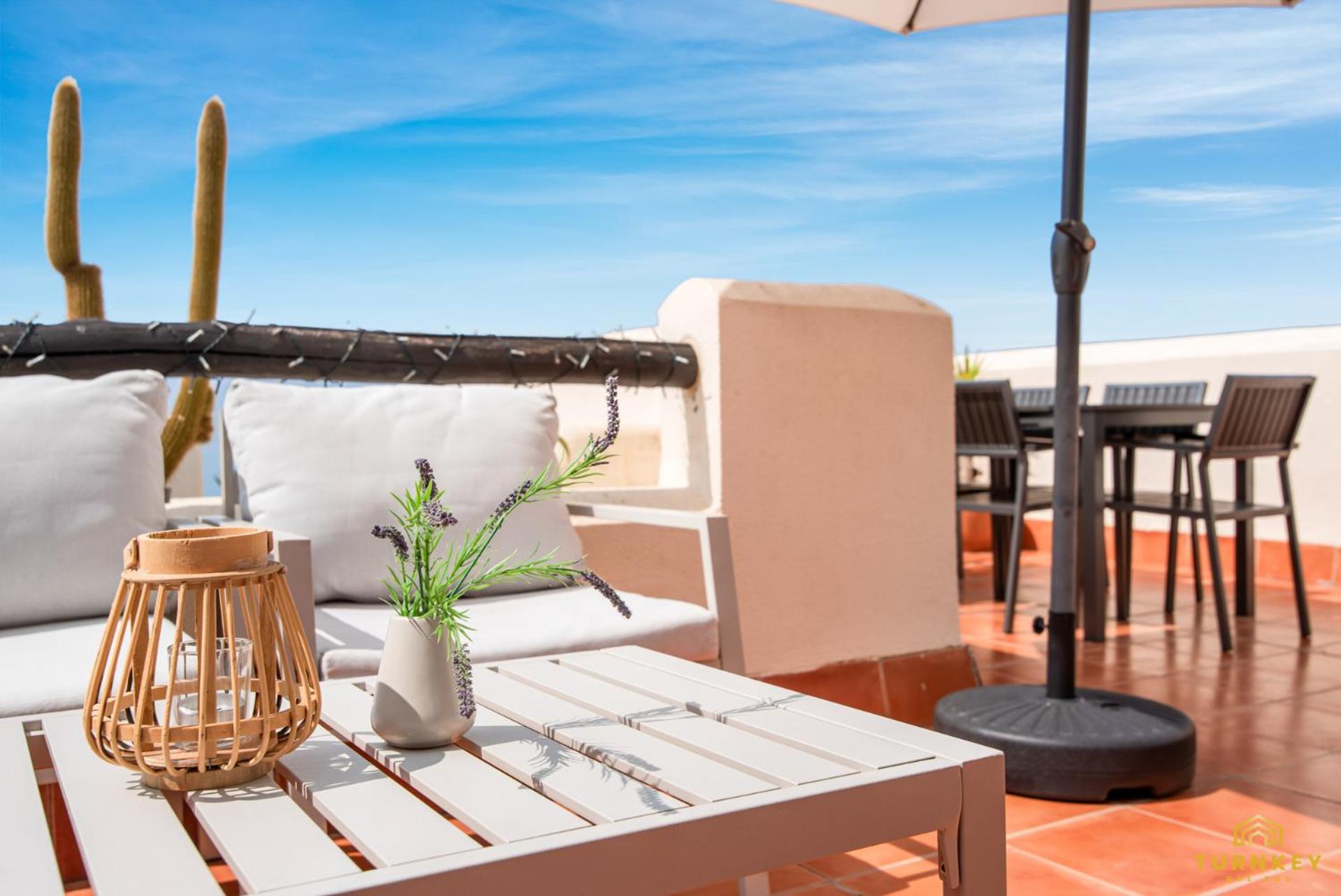 Beautiful penthouse in Casares with rooftop terrace and seaview