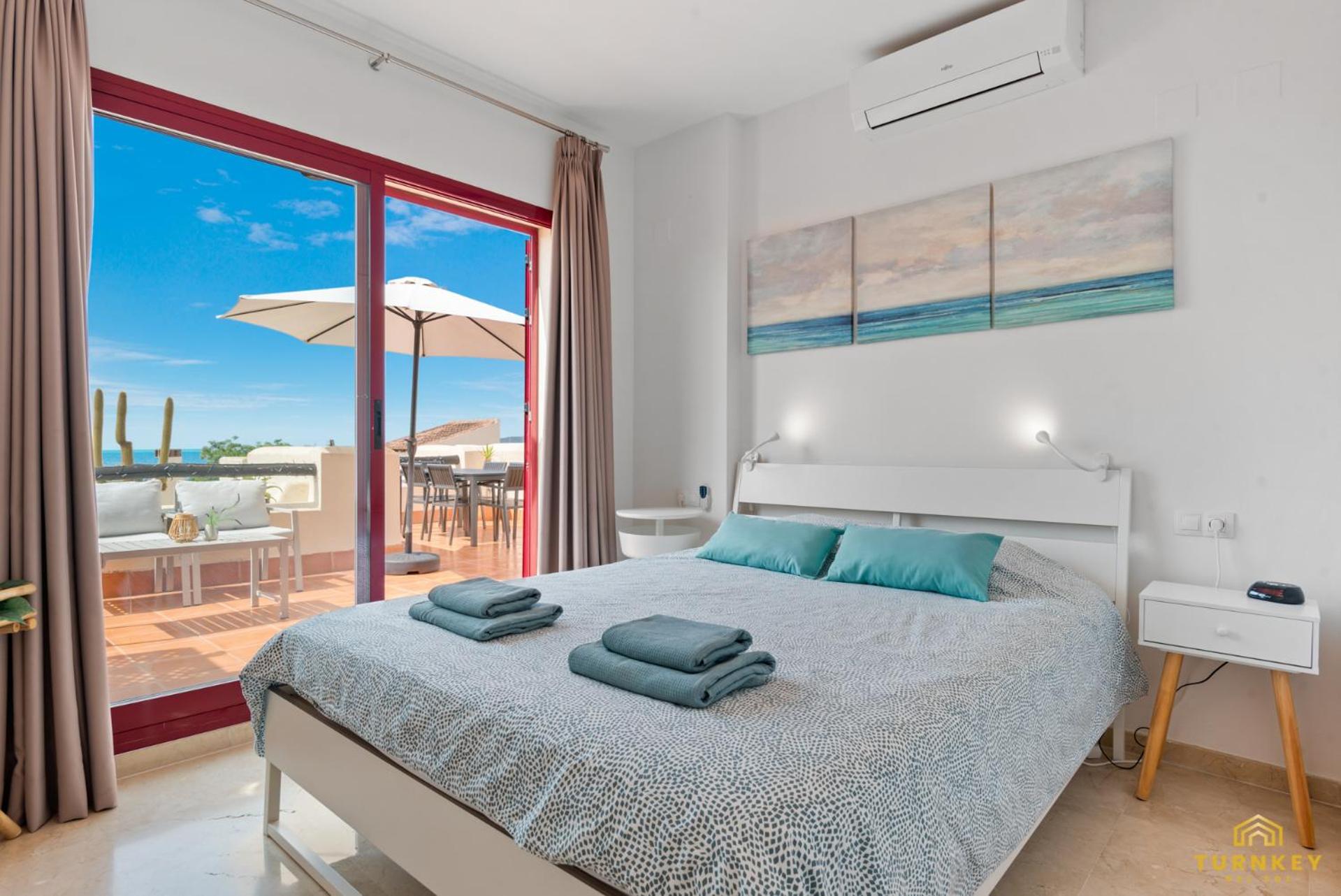 Beautiful penthouse in Casares with rooftop terrace and seaview