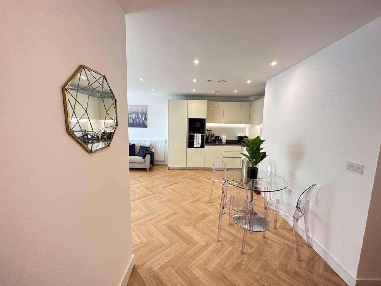 Spacious one bedroom luxury apartment in Kidbrooke Greenwich view 3