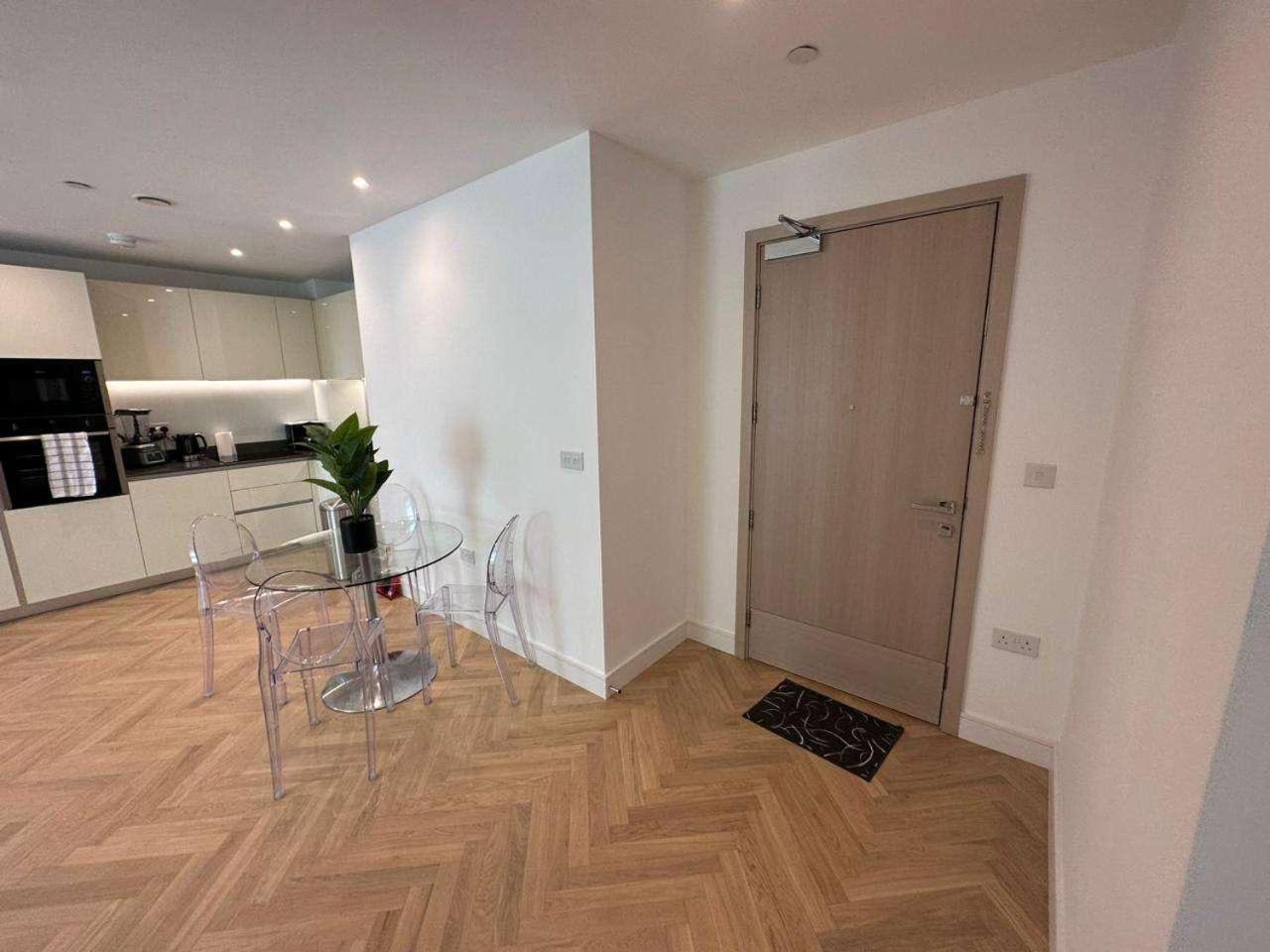 Spacious one bedroom luxury apartment in Kidbrooke Greenwich view 5