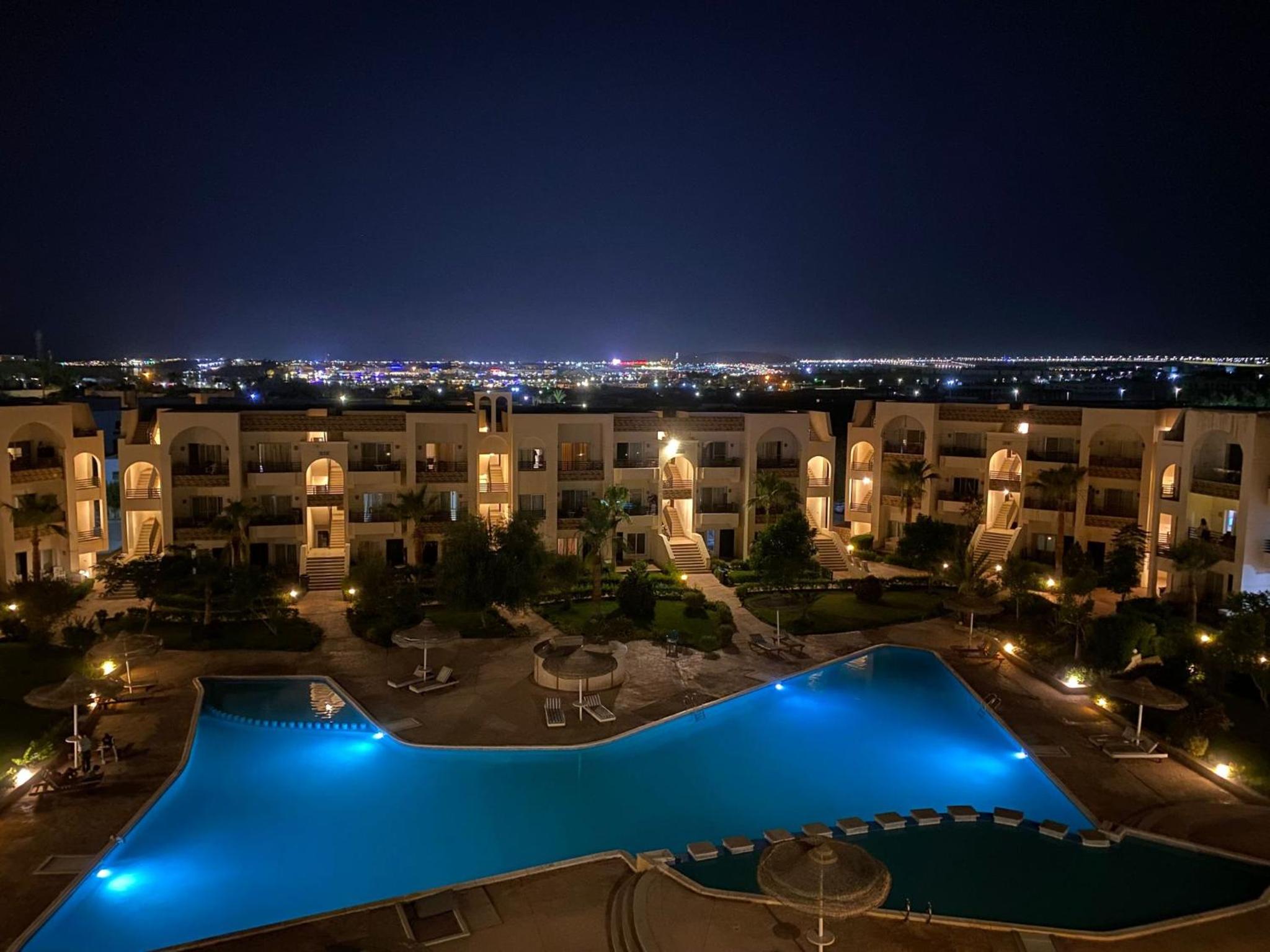 Luxus Designer Apartment in Sunny Lakes 2 ganz nah am Zentrum Naama Bay 75 m2 direkt am Pool - 2 Bakone Obergeschoss bis zu 5 Personen buchbar