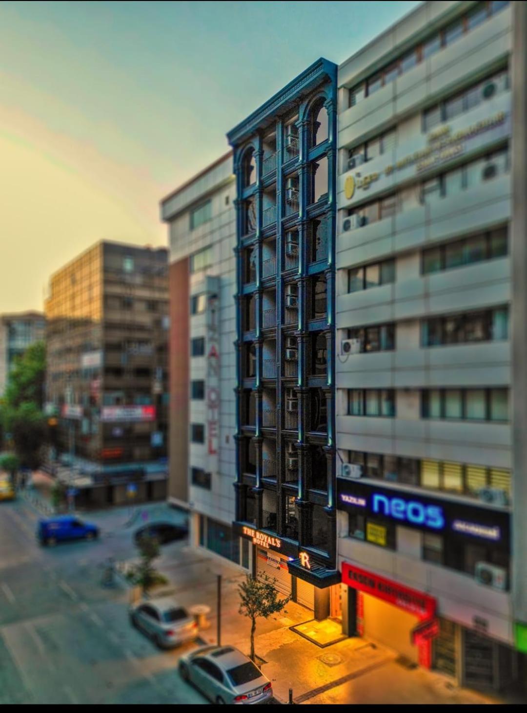 THE ROYALS HOTEL - Image 22