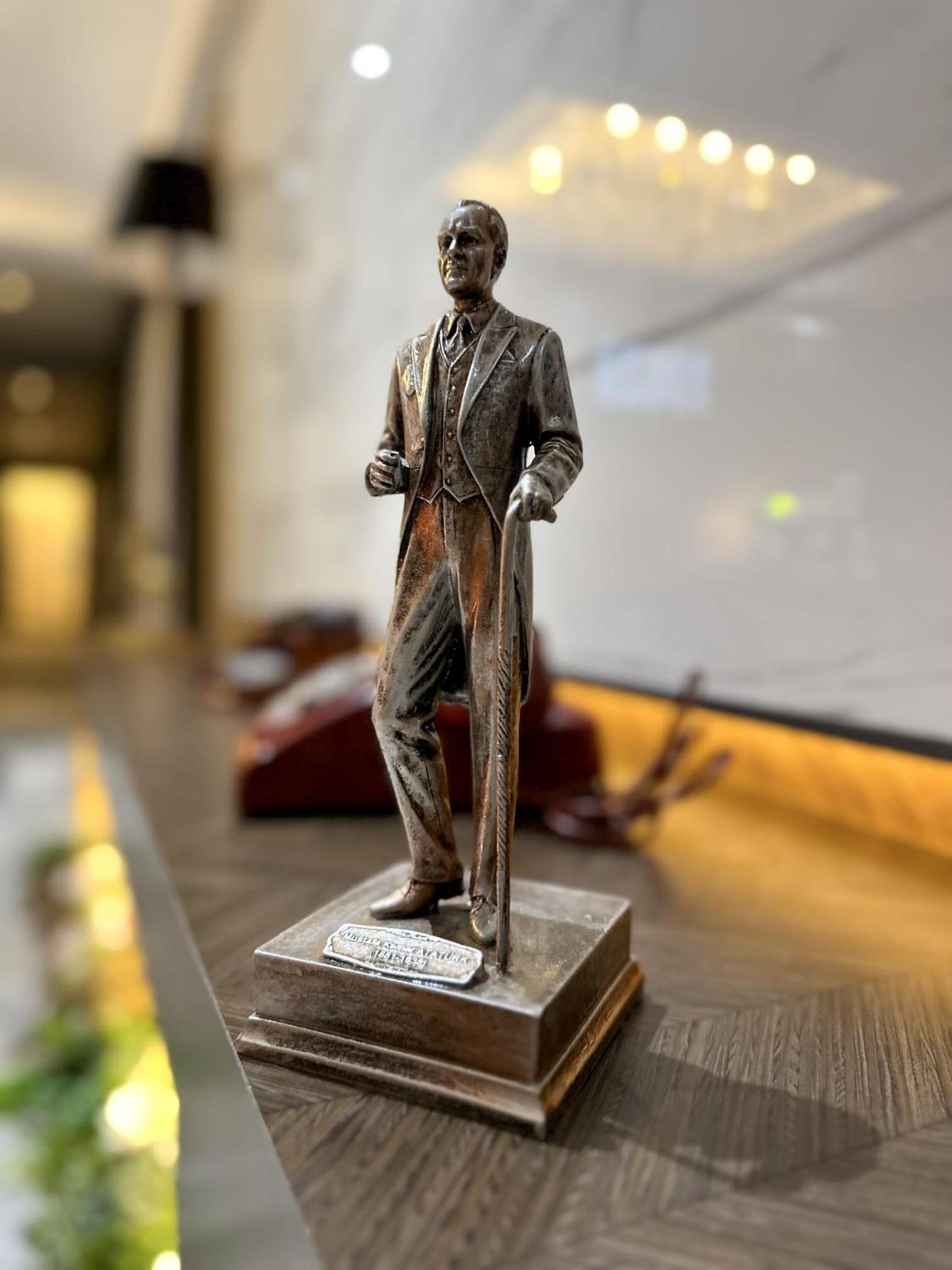 THE ROYALS HOTEL - Image 24