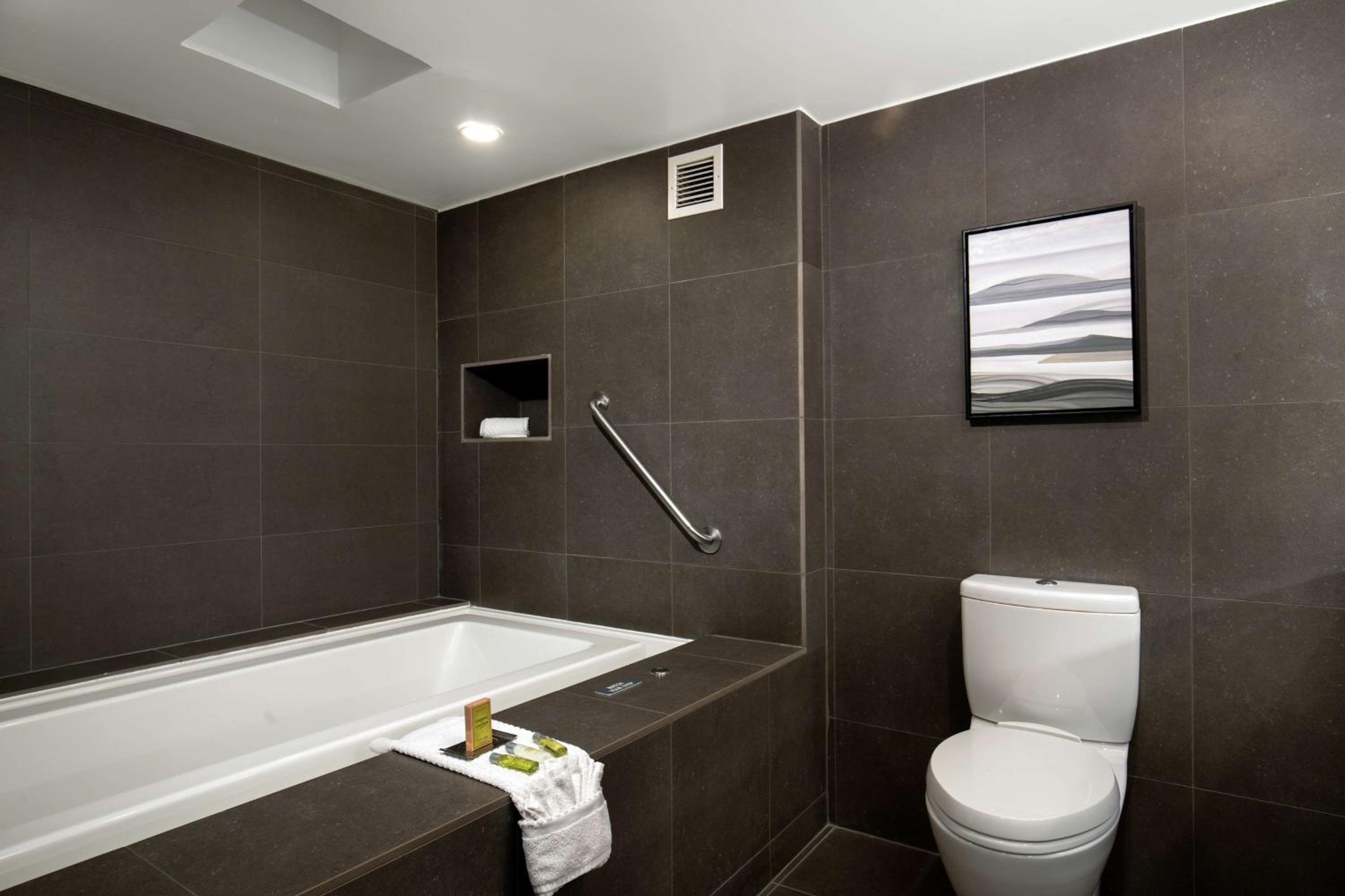 DoubleTree by Hilton Monrovia - Pasadena Area - Property Image 3
