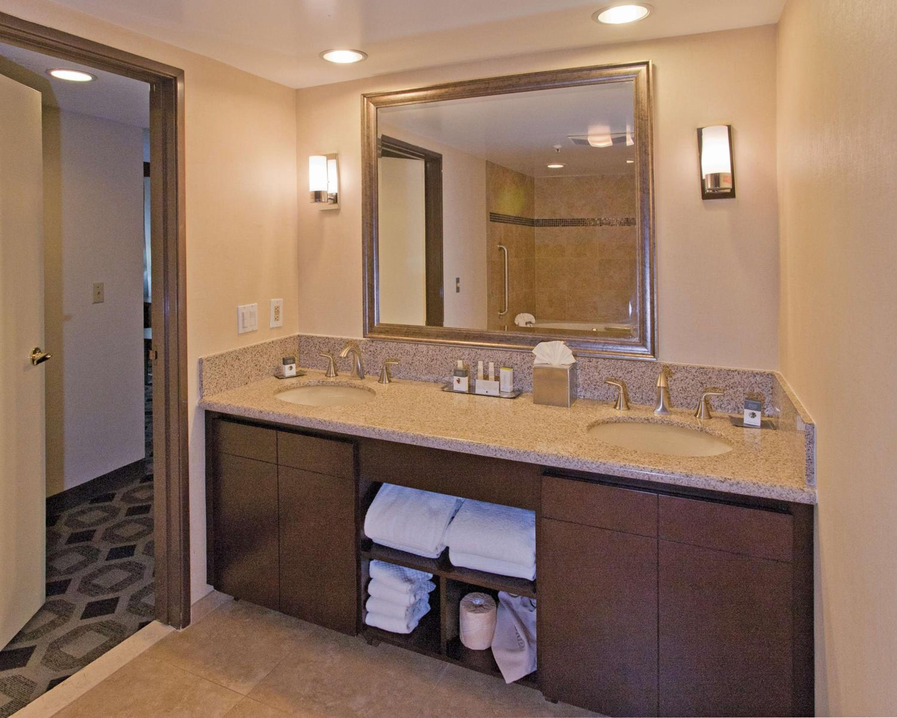 Rosemead Vacations - DoubleTree by Hilton Rosemead - Property Image 18