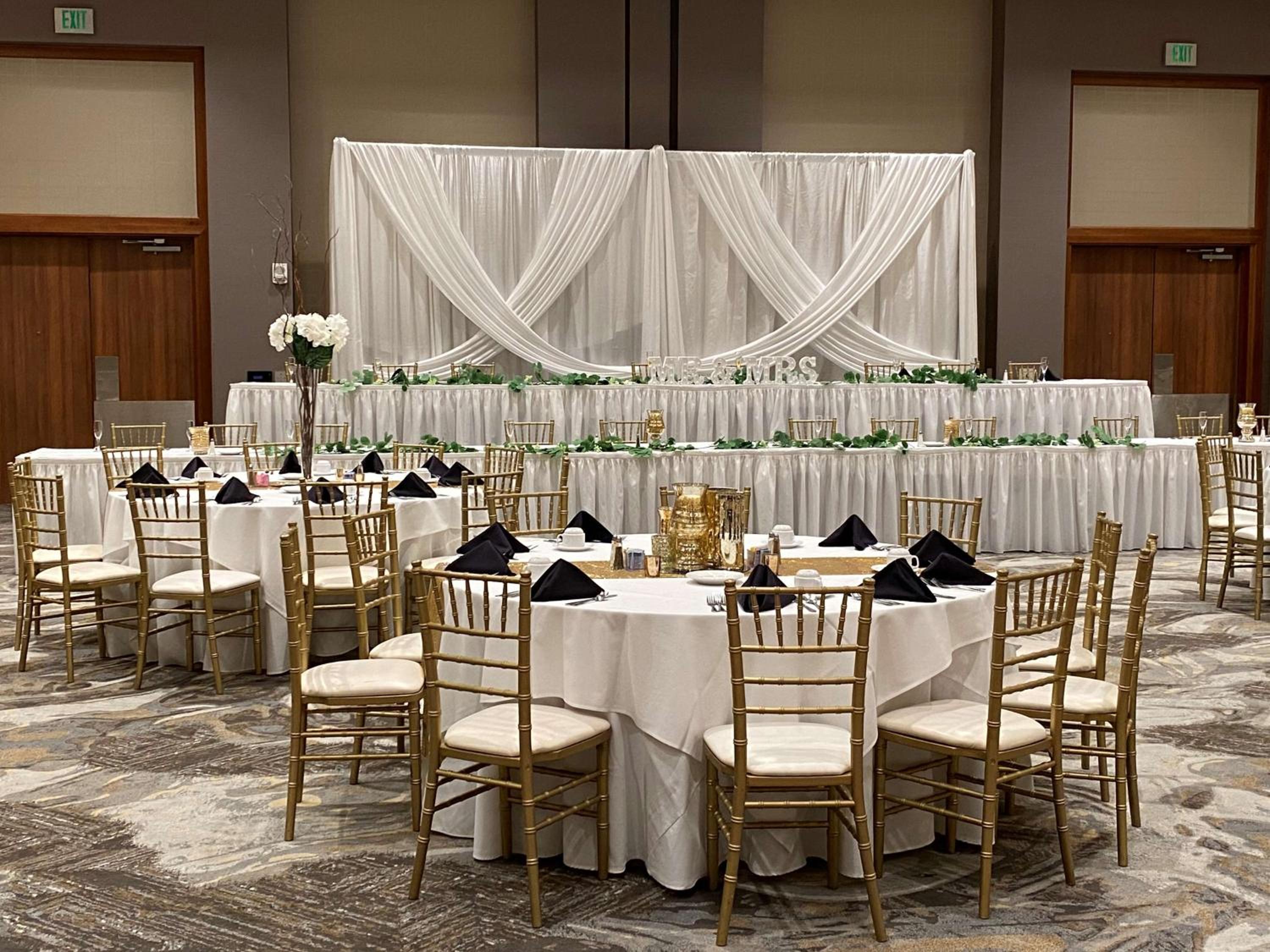 Bay City Vacations - DoubleTree by Hilton Bay City - Riverfront - Property Image 3