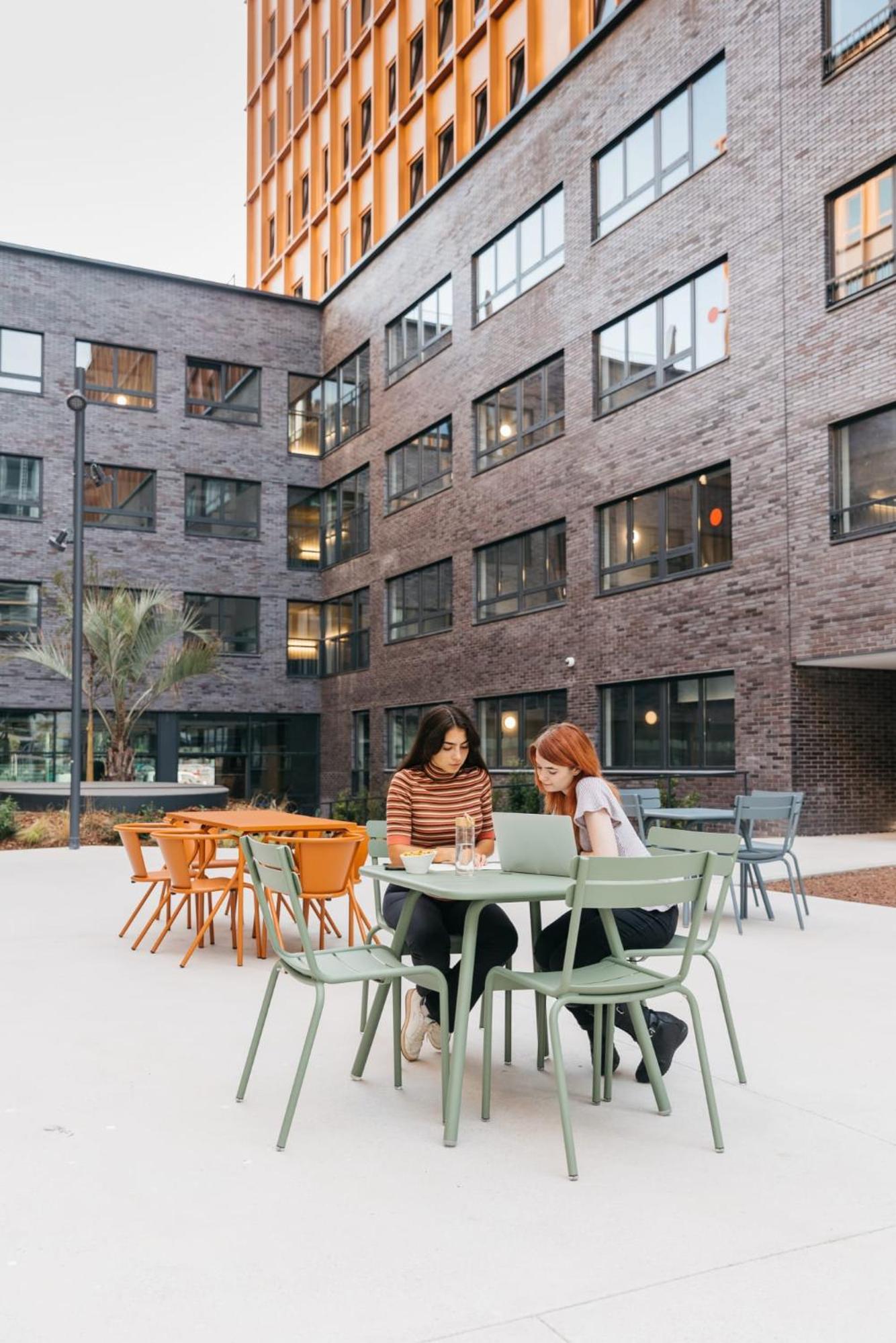 For Students Studying in Barcelona Only - Stunning Spacious Studios and Private Rooms at Pallars Student Accommodation