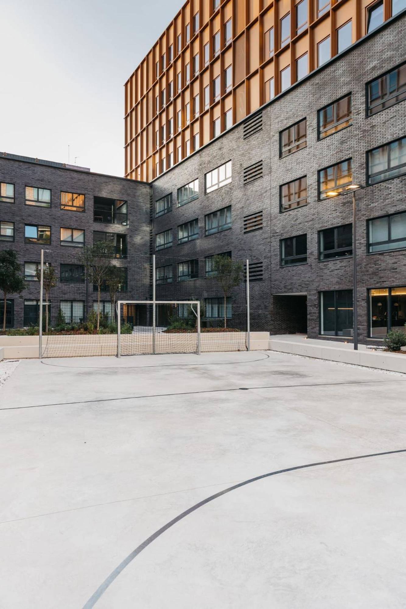 For Students Studying in Barcelona Only - Stunning Spacious Studios and Private Rooms at Pallars Student Accommodation