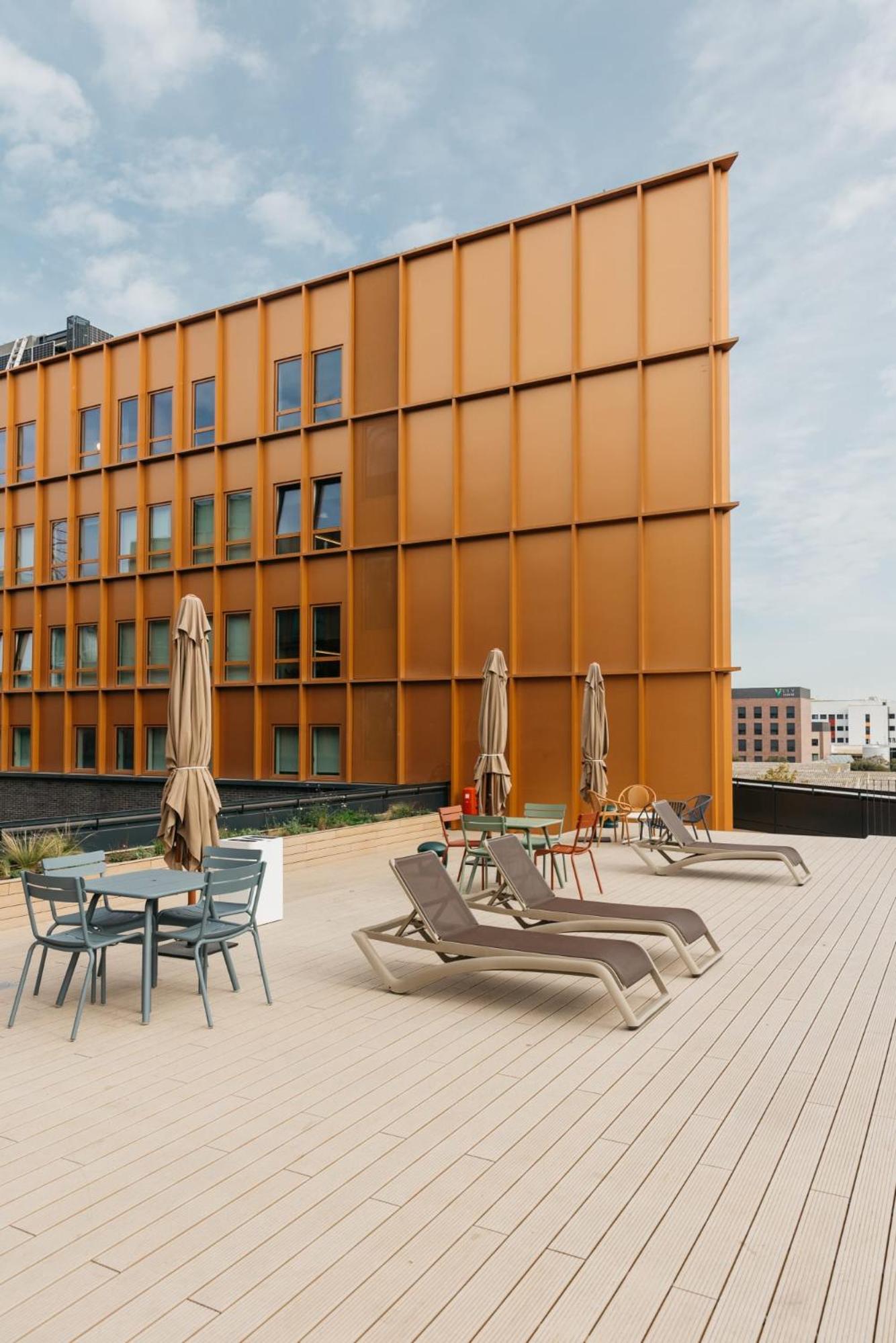 For Students Studying in Barcelona Only - Stunning Spacious Studios and Private Rooms at Pallars Student Accommodation