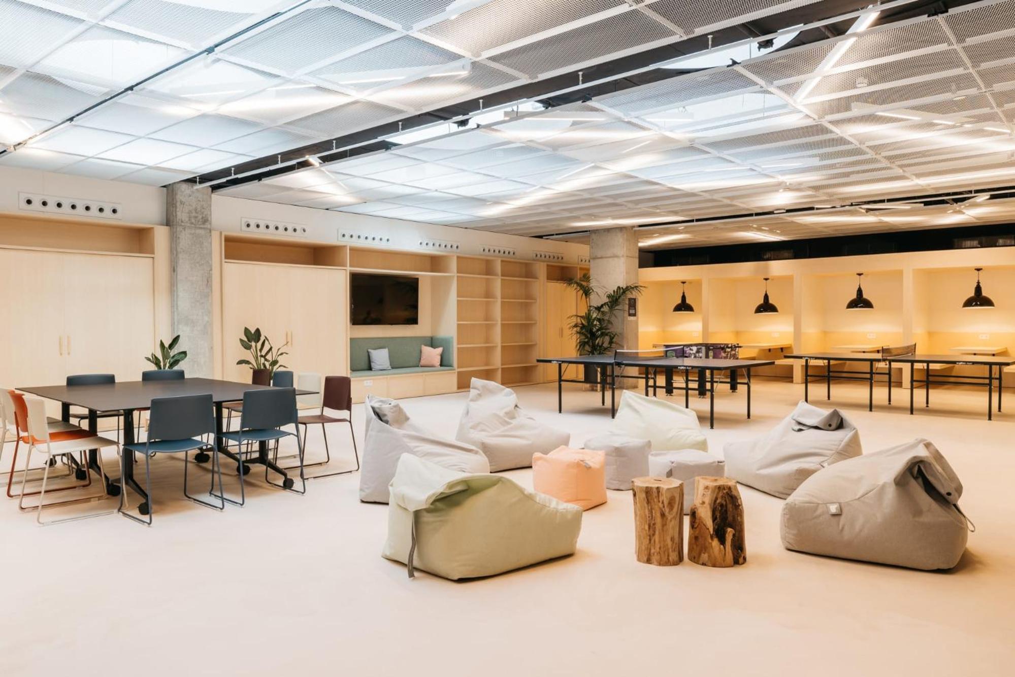 For Students Studying in Barcelona Only - Stunning Spacious Studios and Private Rooms at Pallars Student Accommodation