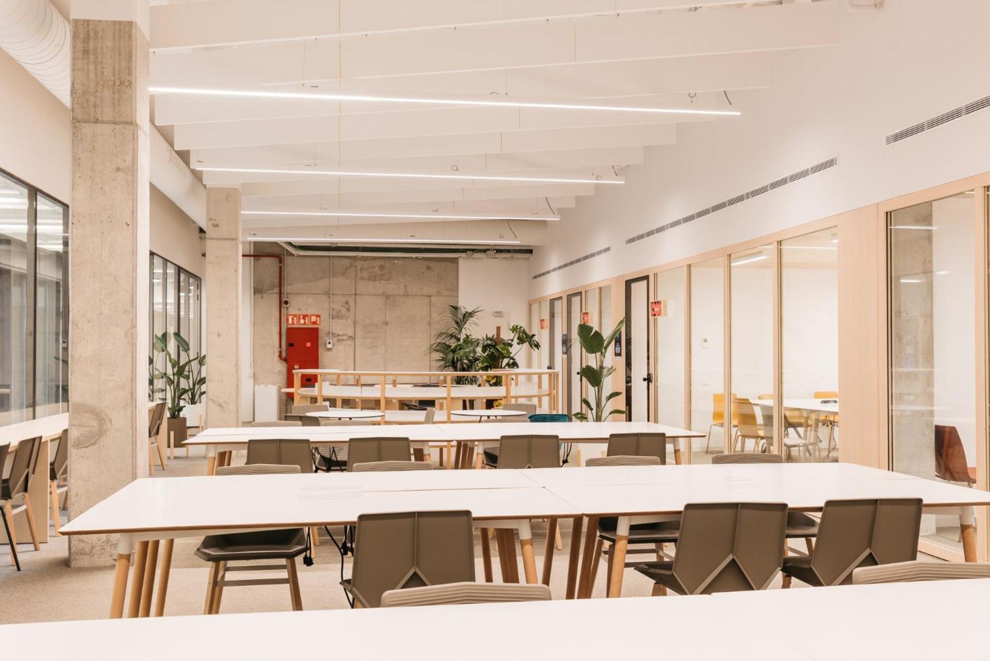 For Students Studying in Barcelona Only - Stunning Spacious Studios and Private Rooms at Pallars Student Accommodation